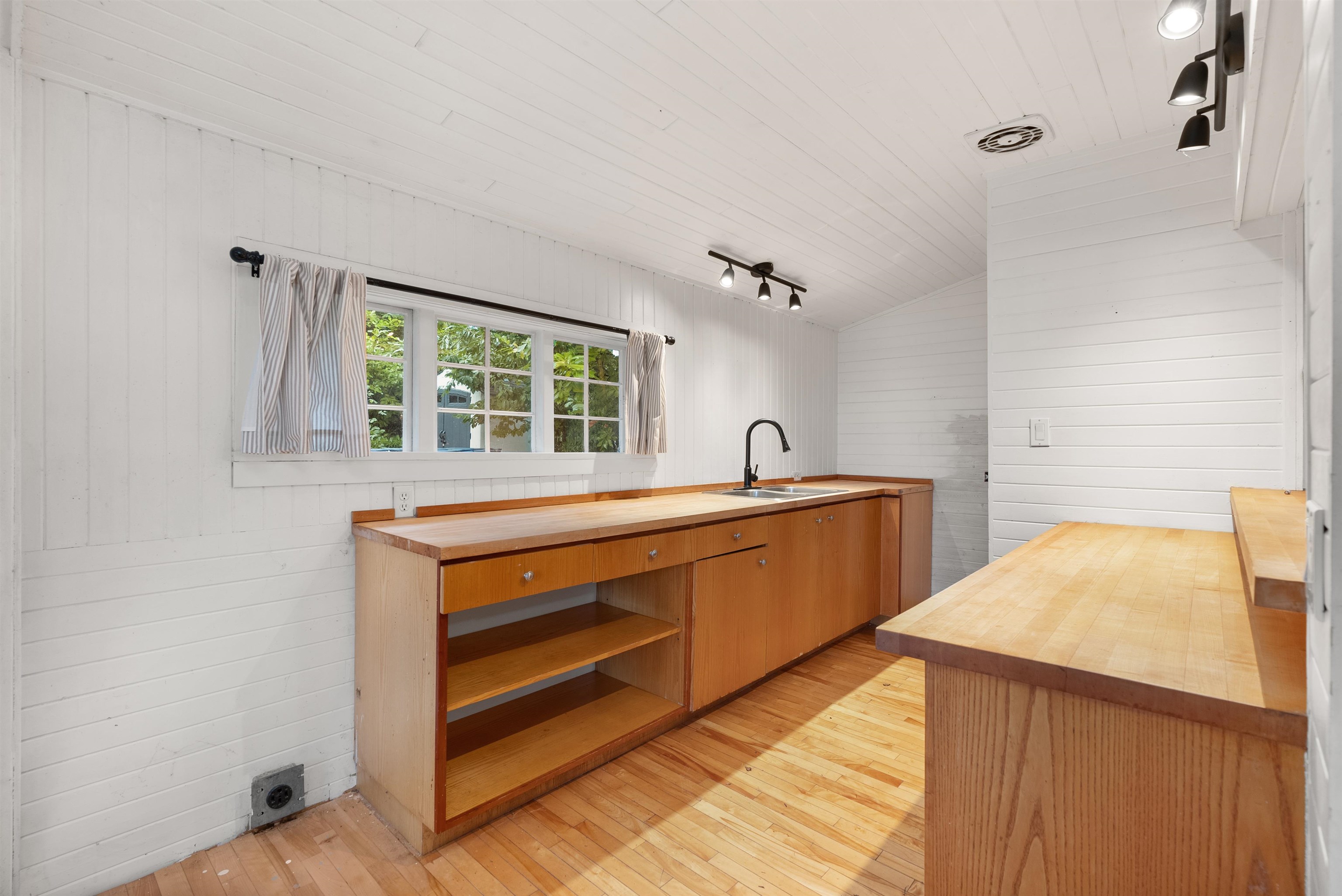 Listing image of 5802 EAGLE ISLAND