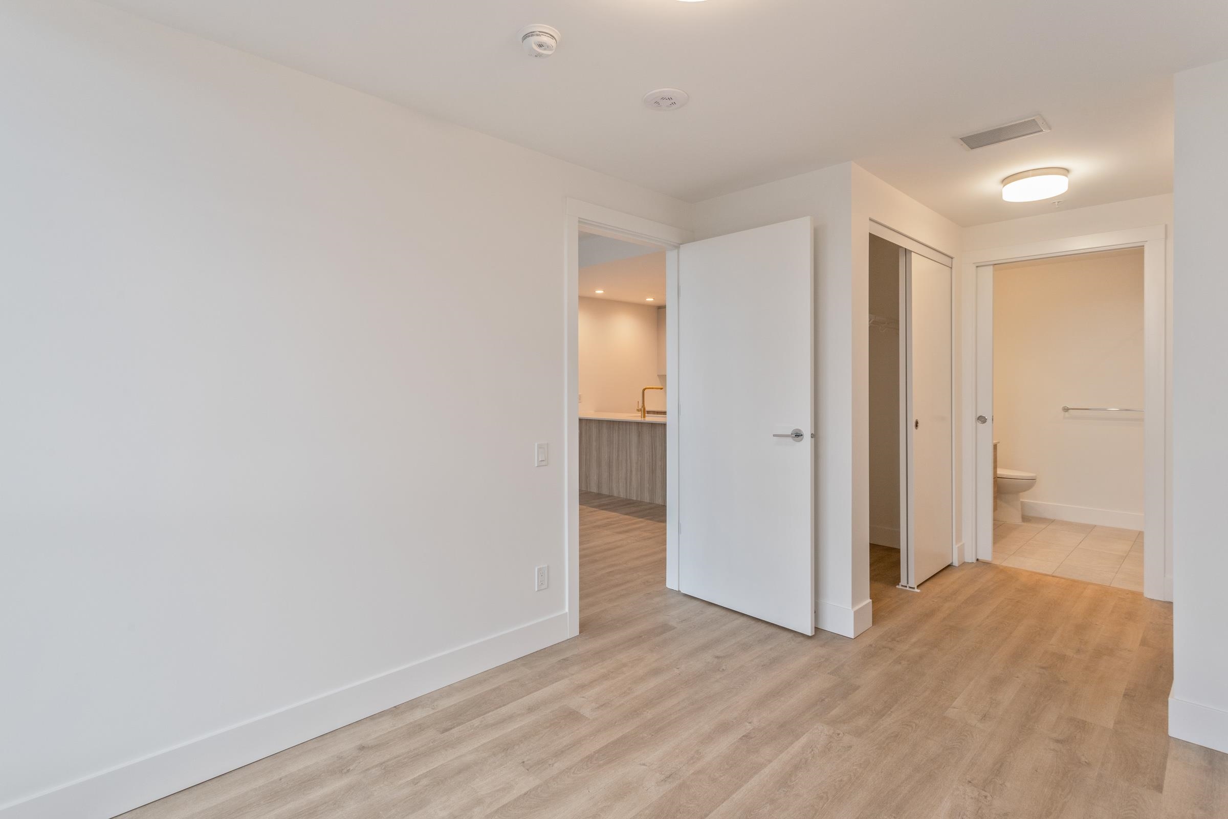 Listing image of 1004 2375 EMERY COURT