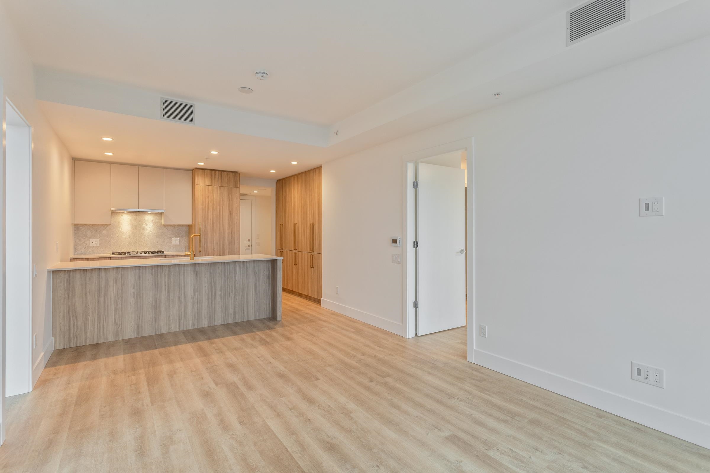 Listing image of 1004 2375 EMERY COURT