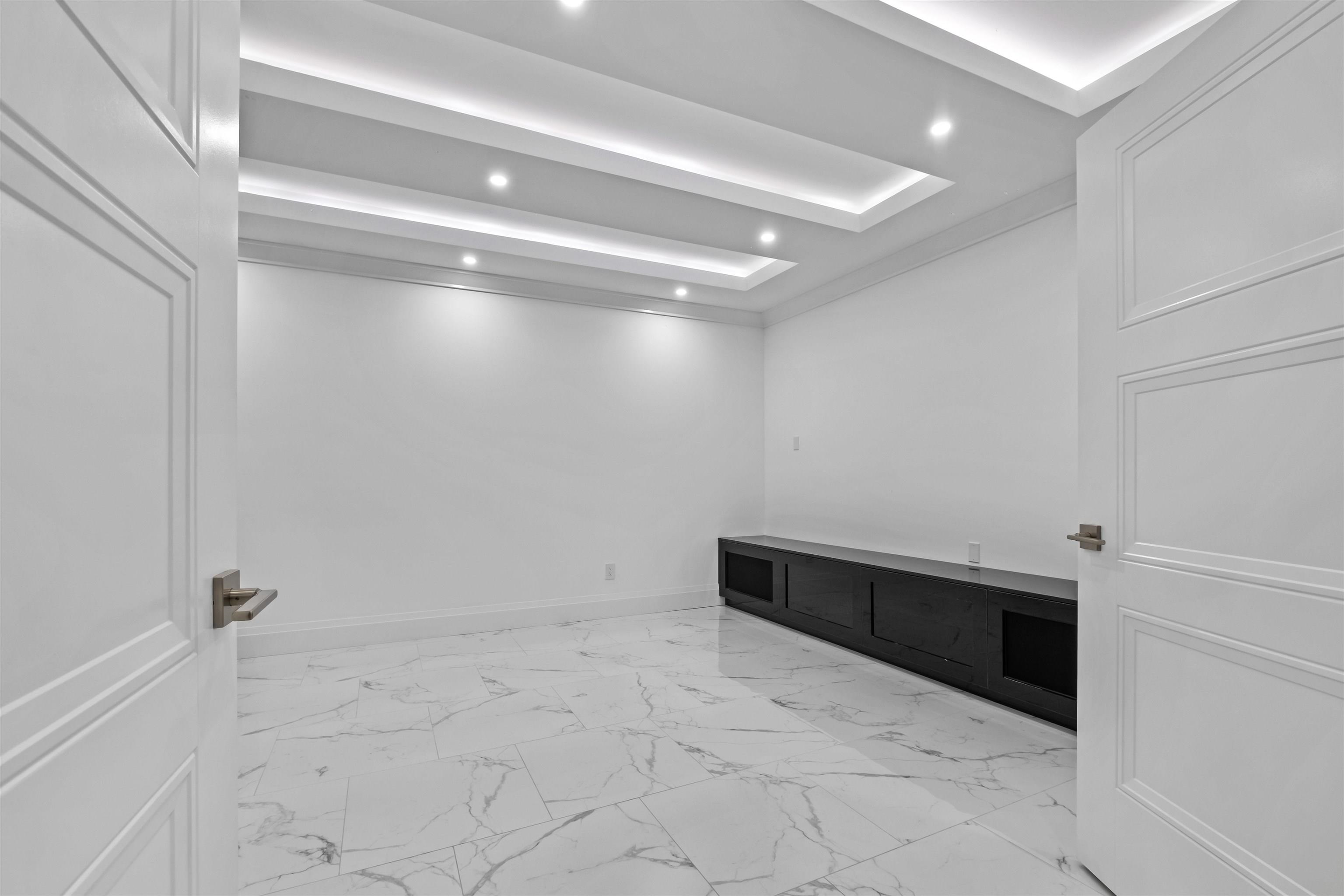 Listing image of 3560 HIGHLAND BOULEVARD