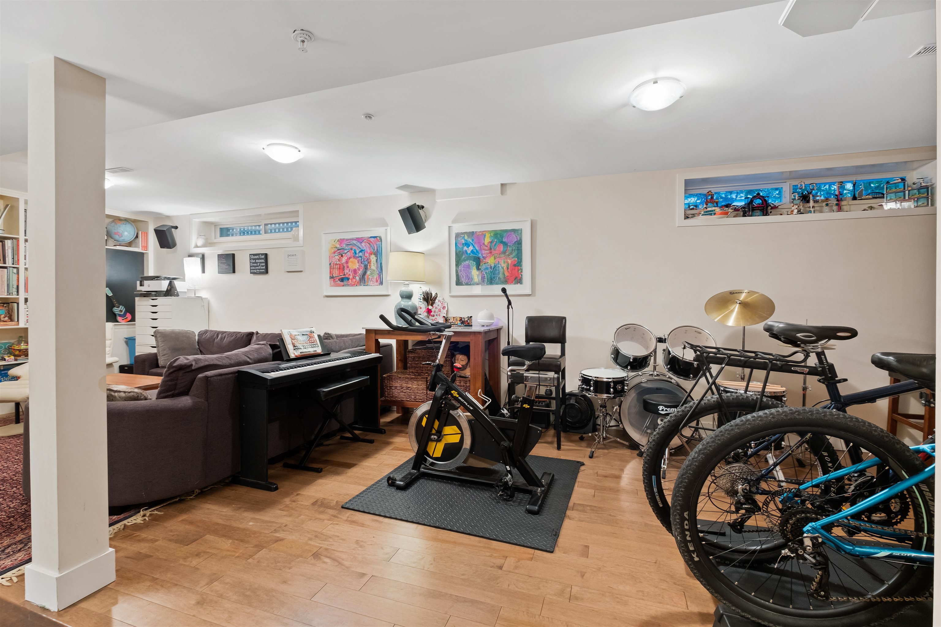 Listing image of 1223 W 16TH STREET