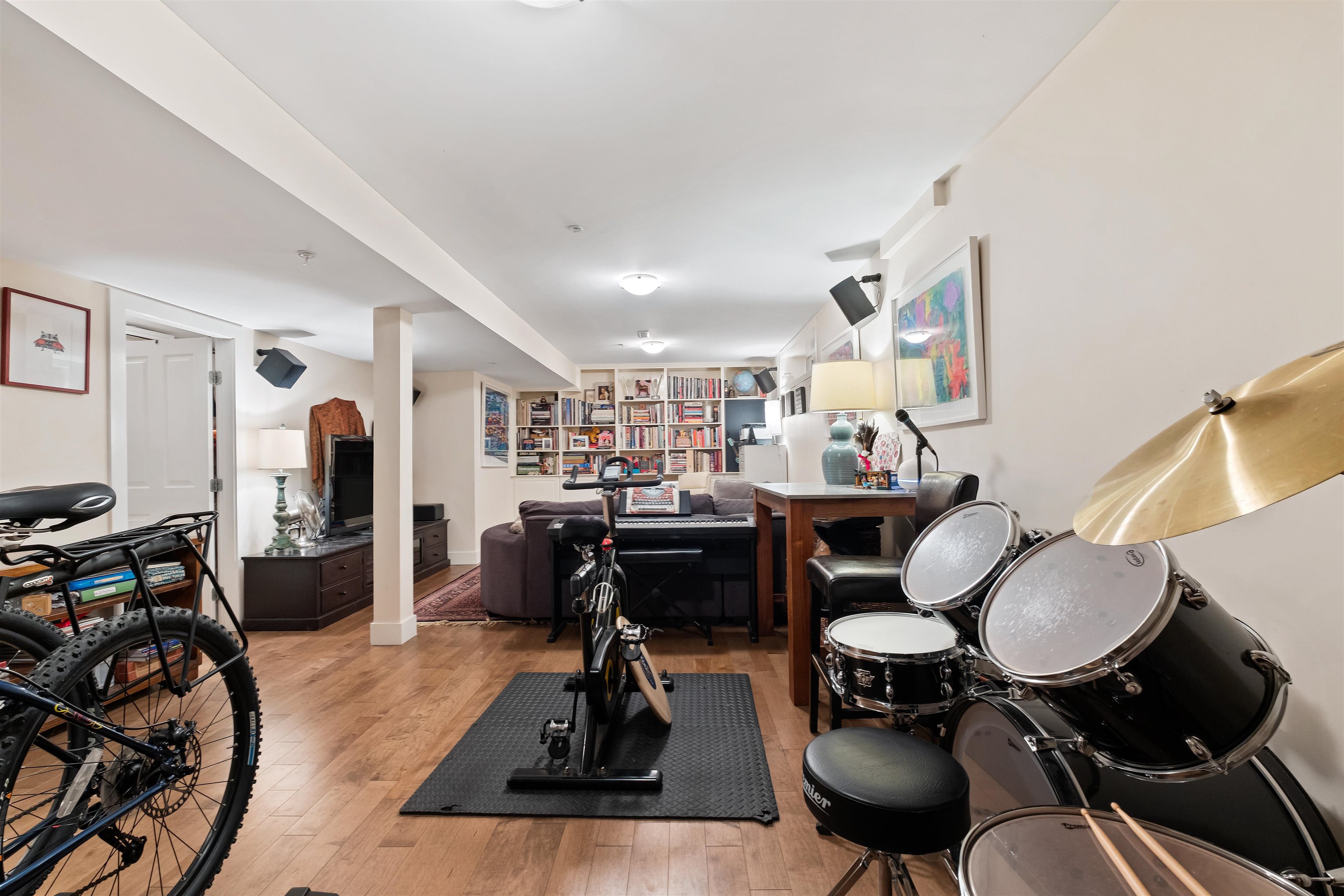 Listing image of 1223 W 16TH STREET
