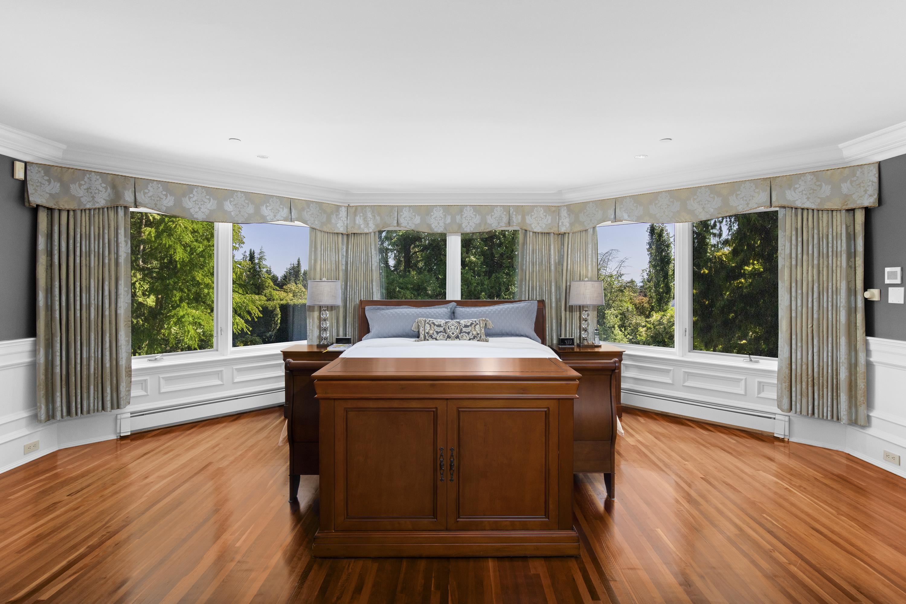 Listing image of 2980 PALMERSTON AVENUE