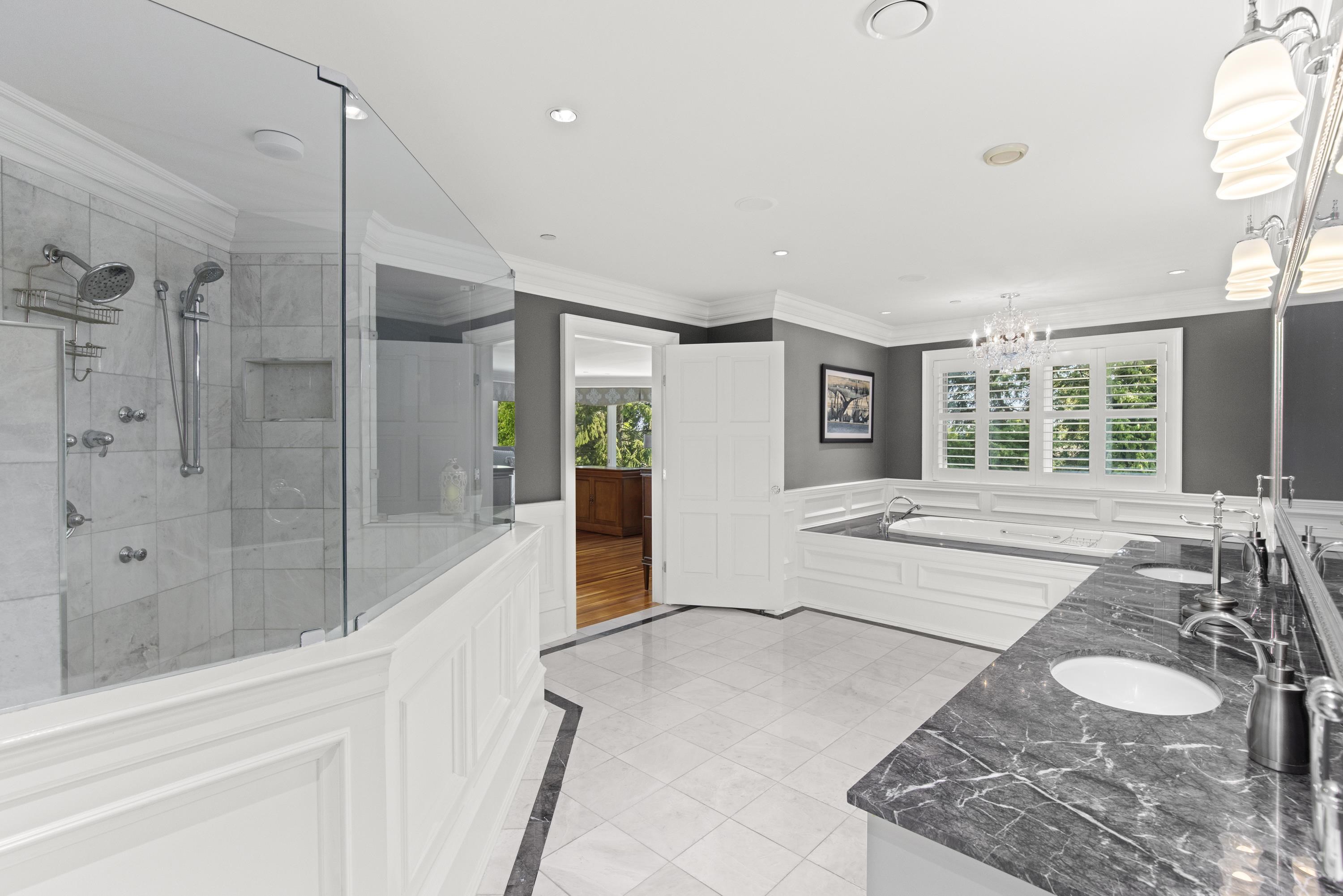 Listing image of 2980 PALMERSTON AVENUE