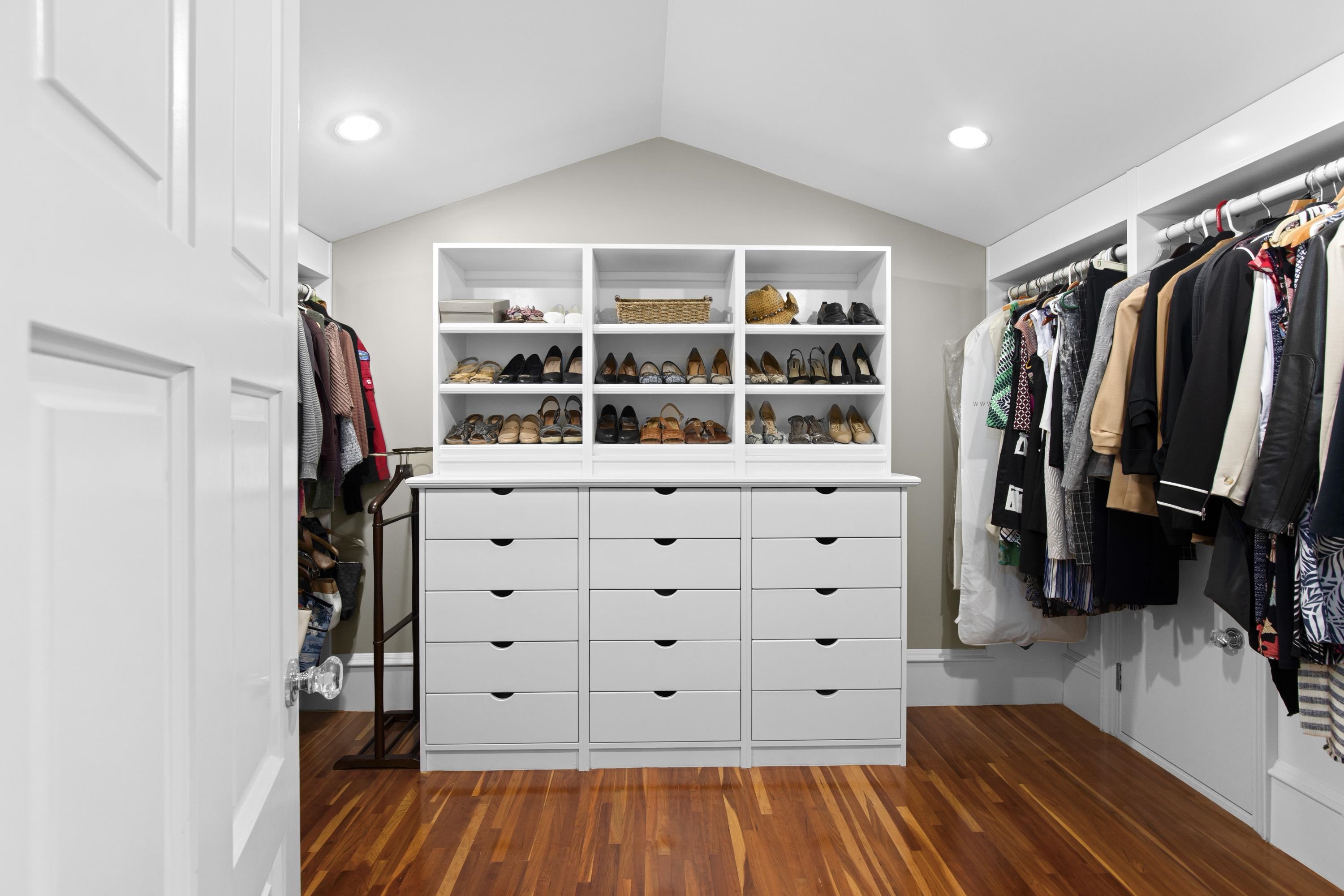 Listing image of 2980 PALMERSTON AVENUE