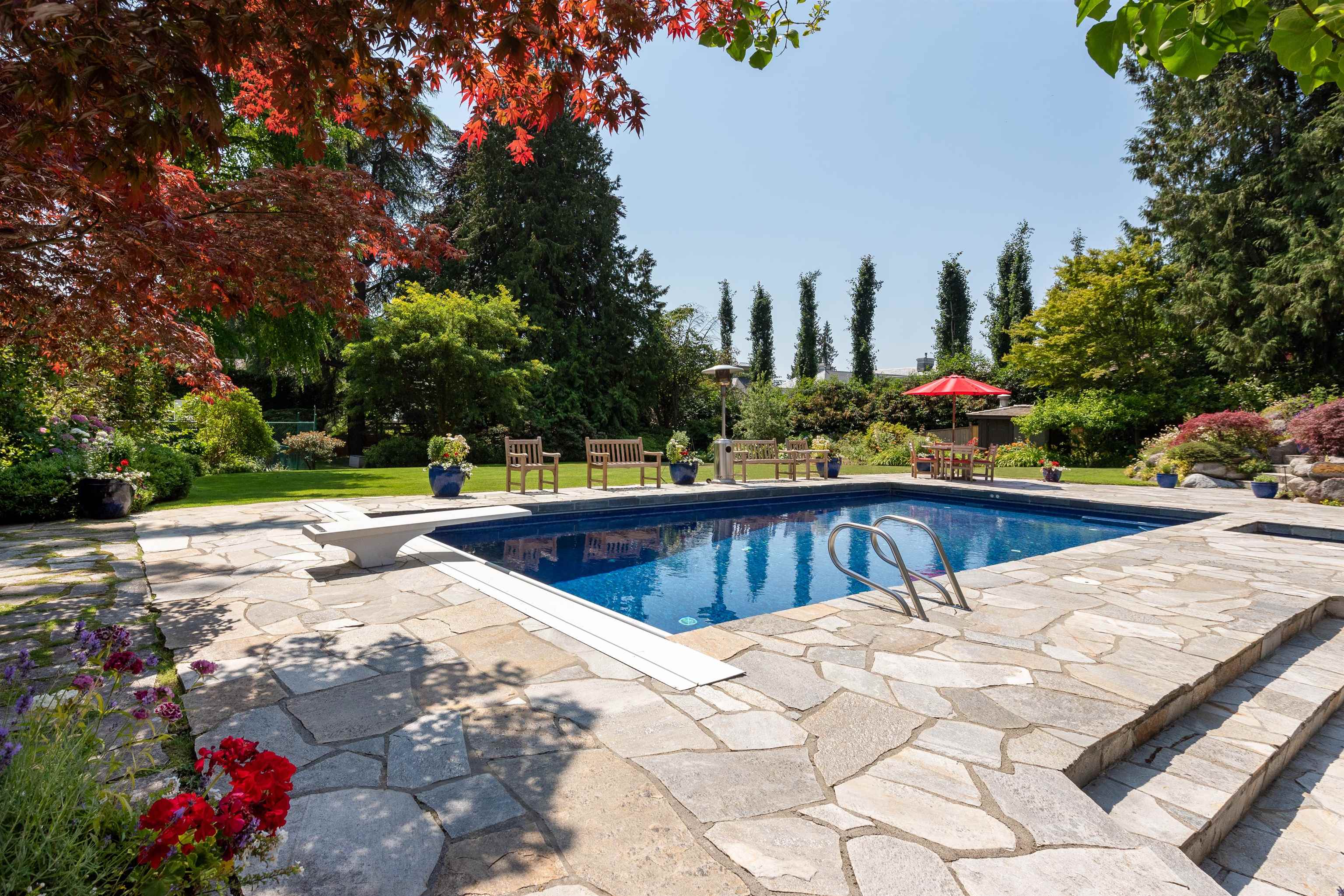 Listing image of 2980 PALMERSTON AVENUE