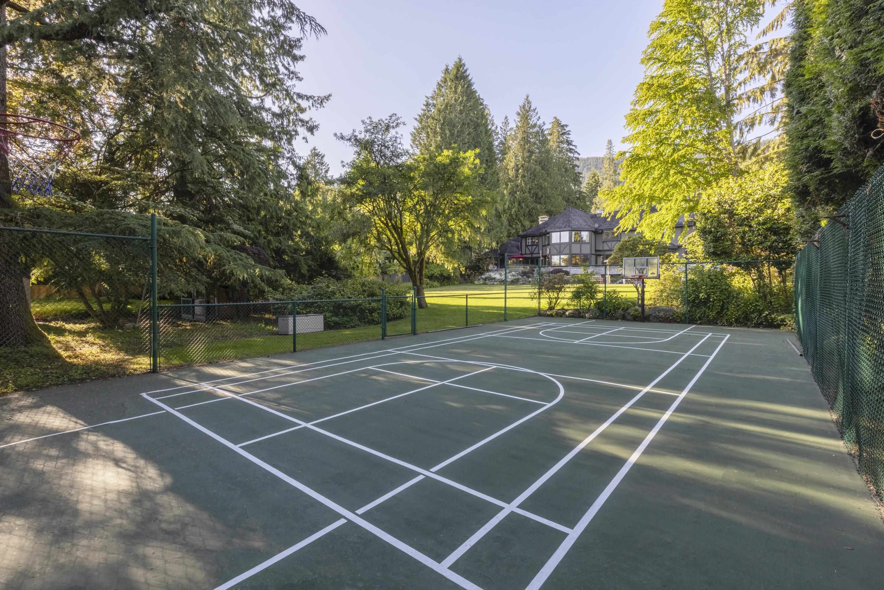 Listing image of 2980 PALMERSTON AVENUE
