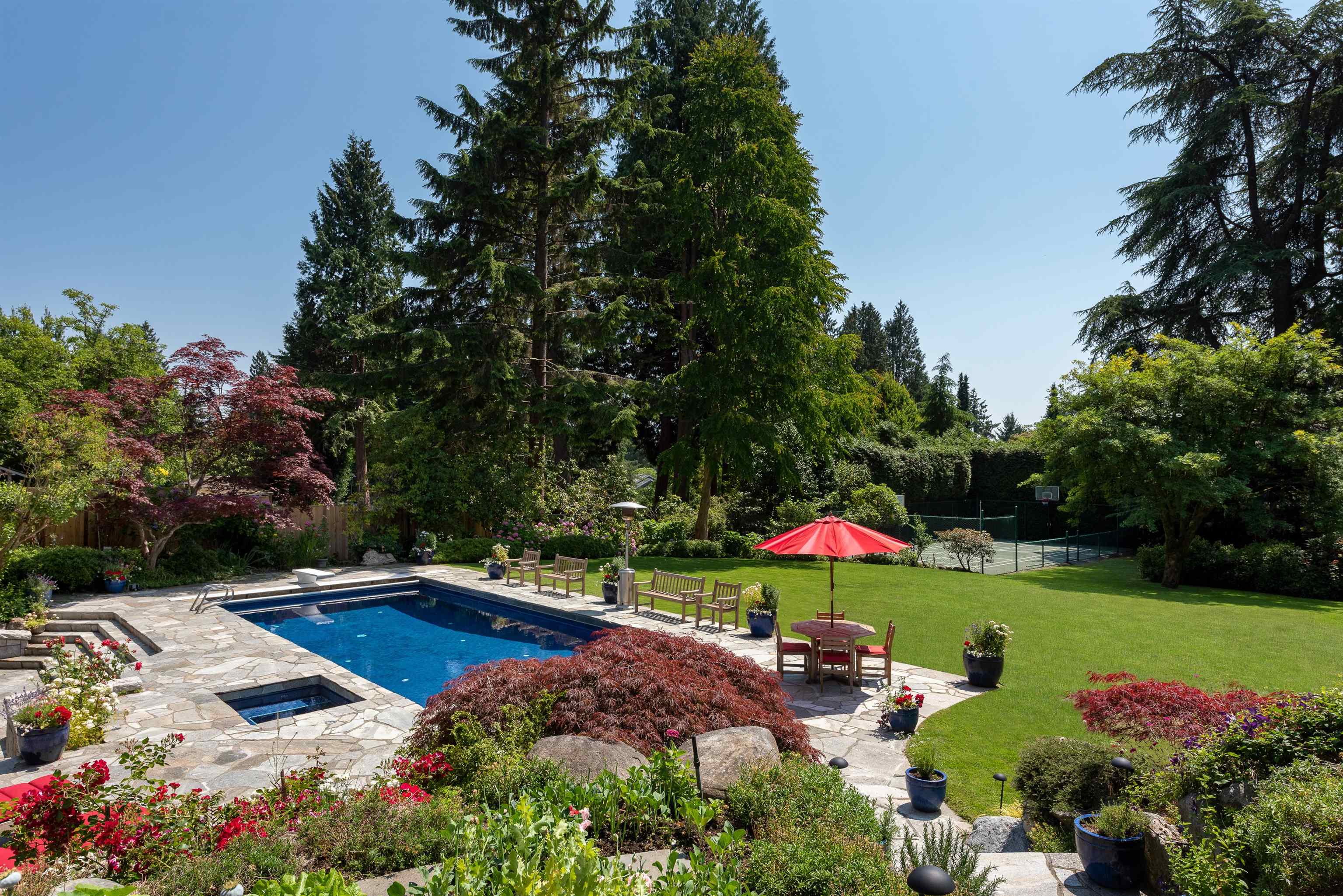 Listing image of 2980 PALMERSTON AVENUE