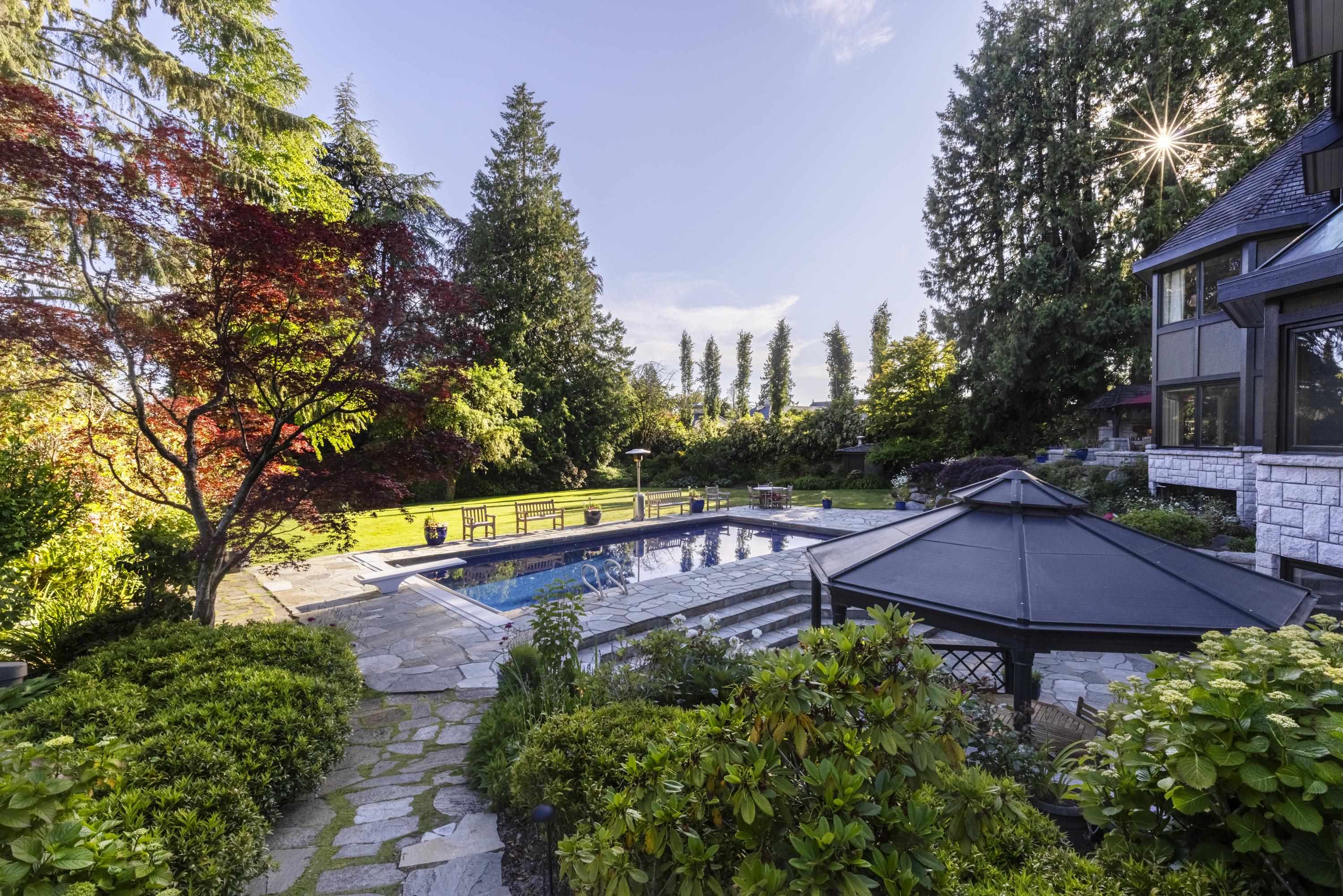 Listing image of 2980 PALMERSTON AVENUE