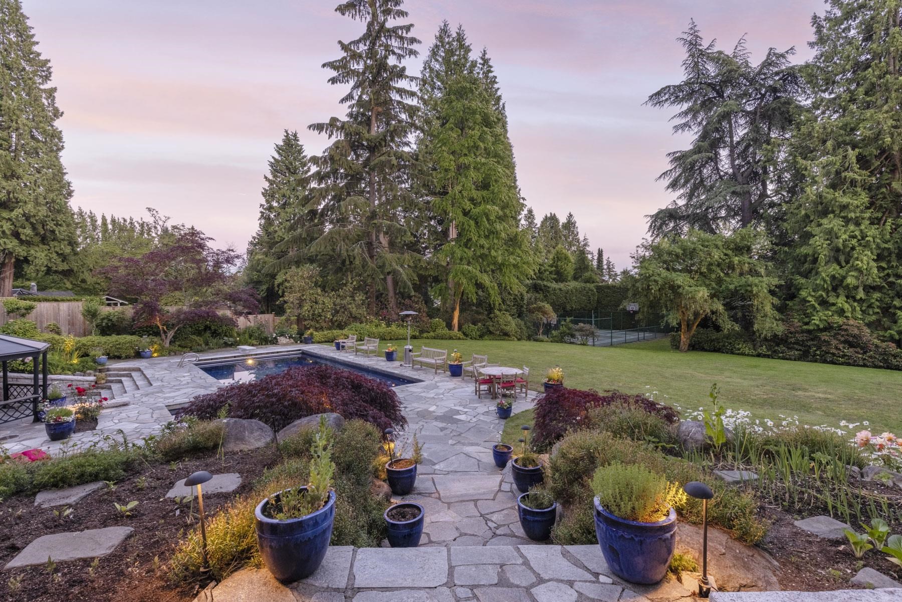 Listing image of 2980 PALMERSTON AVENUE