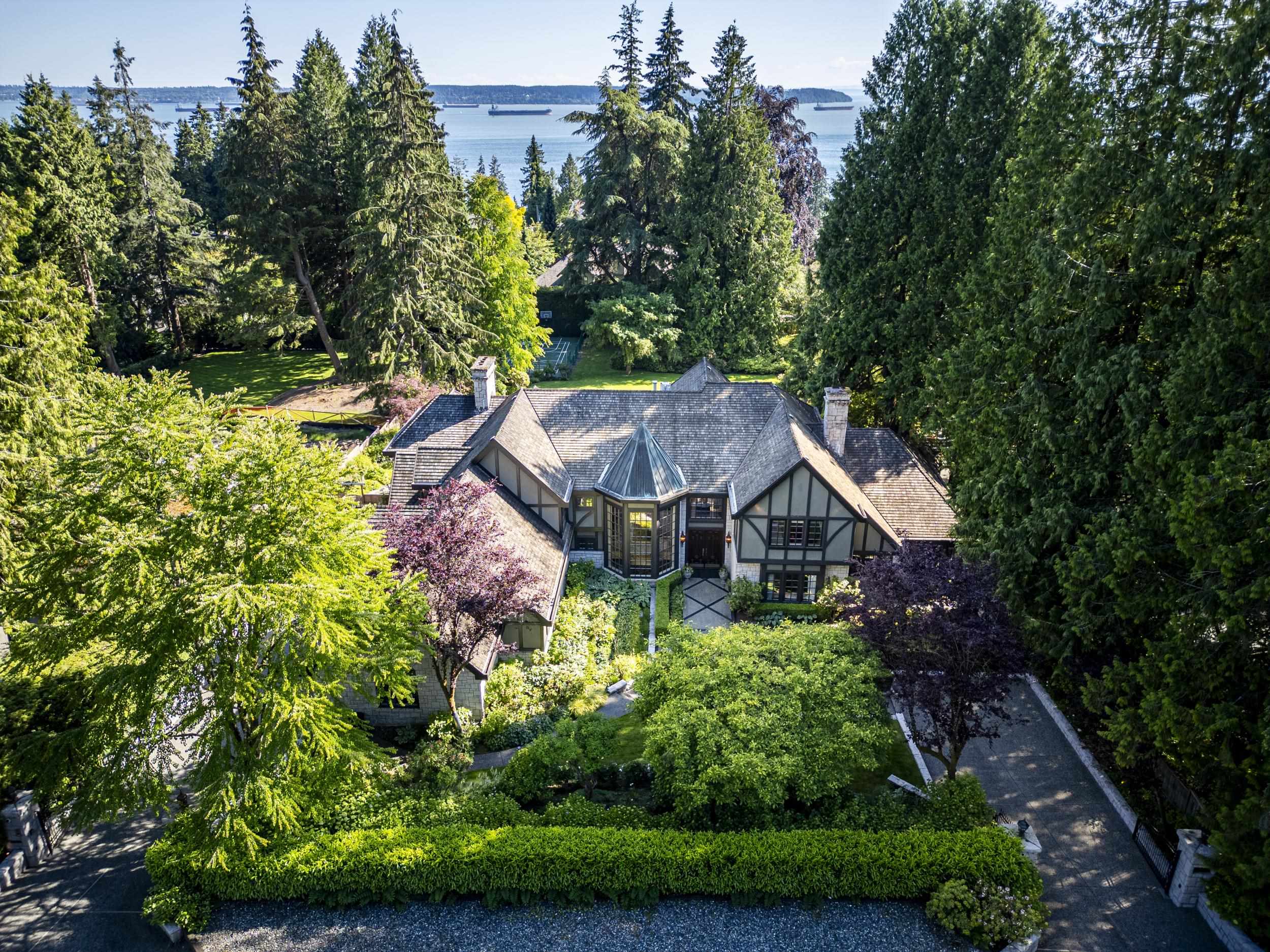 Listing image of 2980 PALMERSTON AVENUE