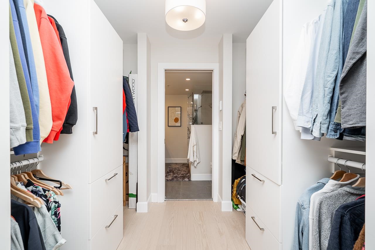 Listing image of 103 345 LONSDALE AVENUE