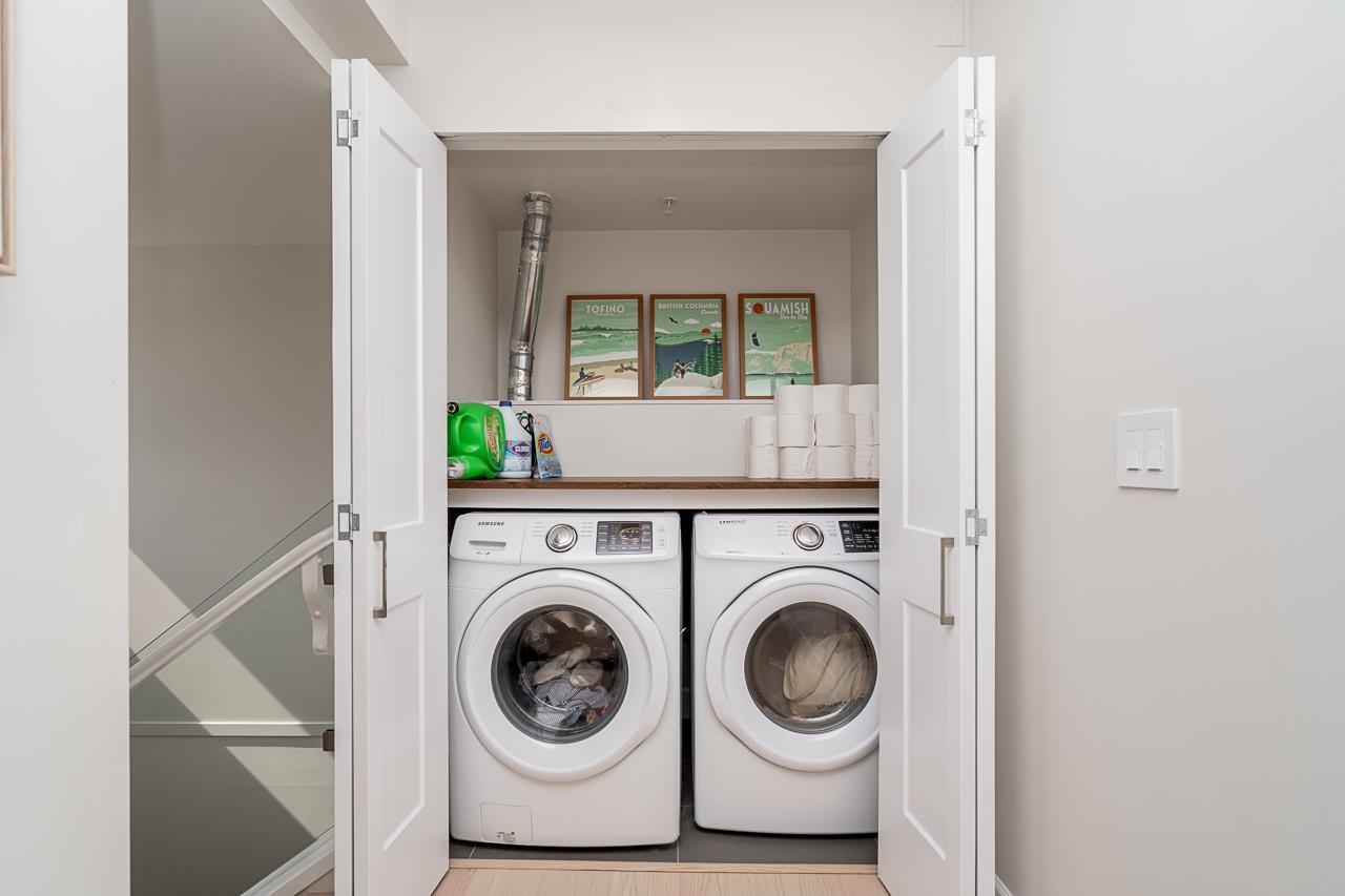 Listing image of 103 345 LONSDALE AVENUE