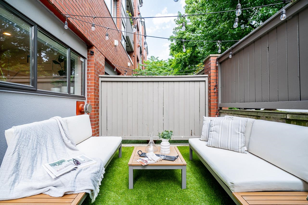 Listing image of 103 345 LONSDALE AVENUE