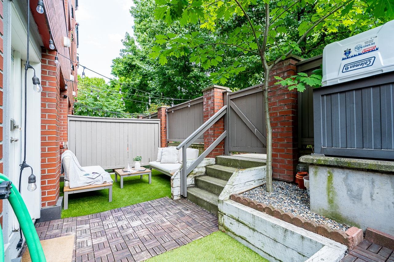 Listing image of 103 345 LONSDALE AVENUE
