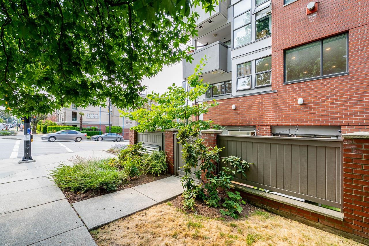 Listing image of 103 345 LONSDALE AVENUE