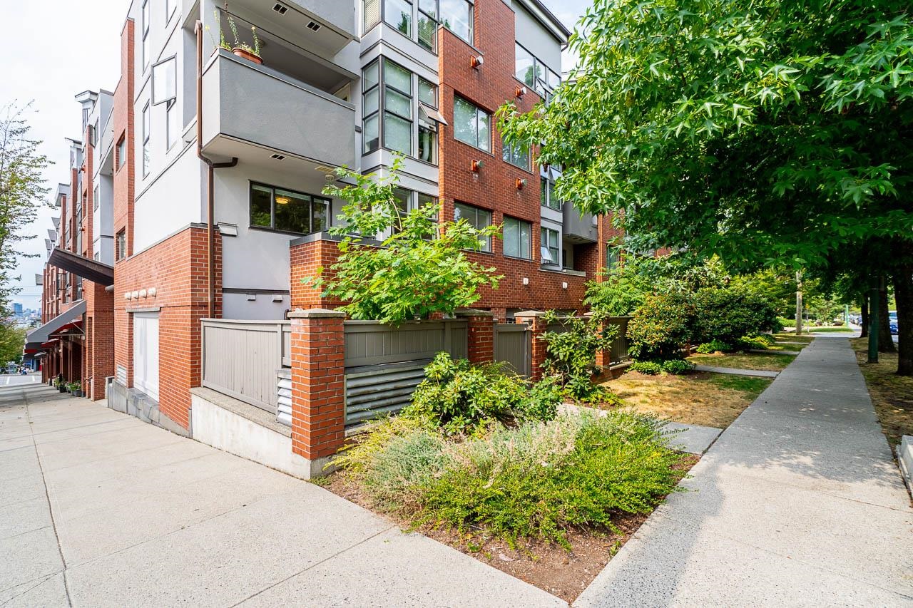 Listing image of 103 345 LONSDALE AVENUE