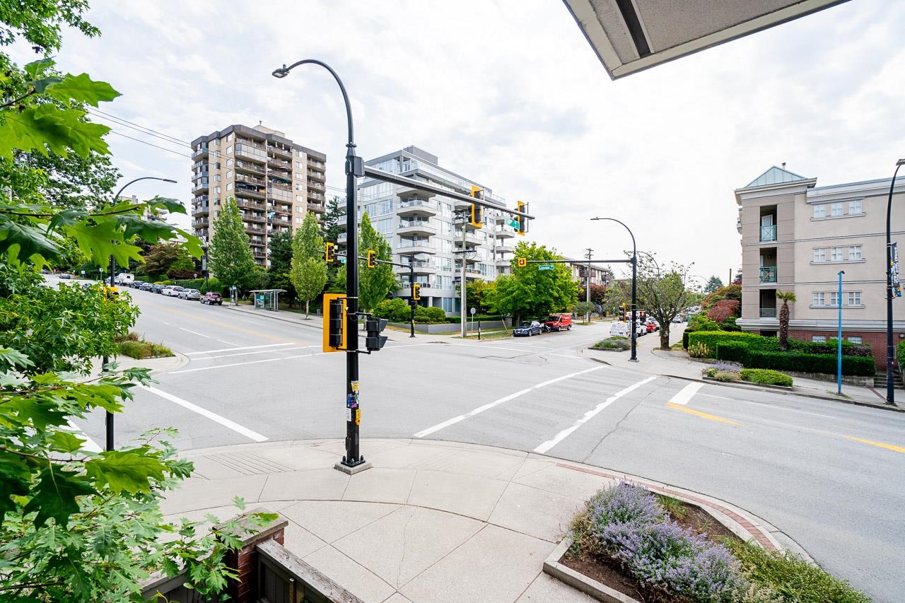 Listing image of 103 345 LONSDALE AVENUE