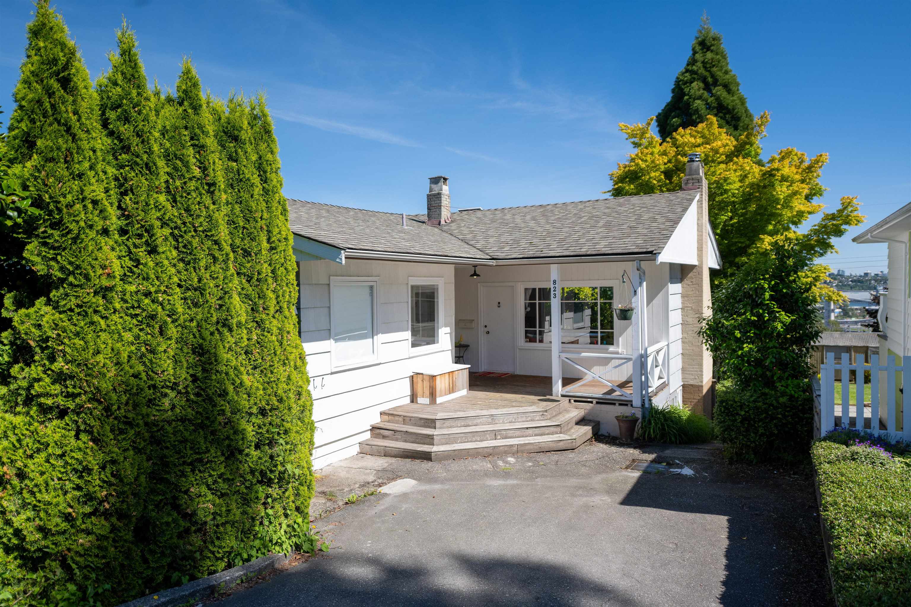 Listing image of 823 CALVERHALL STREET