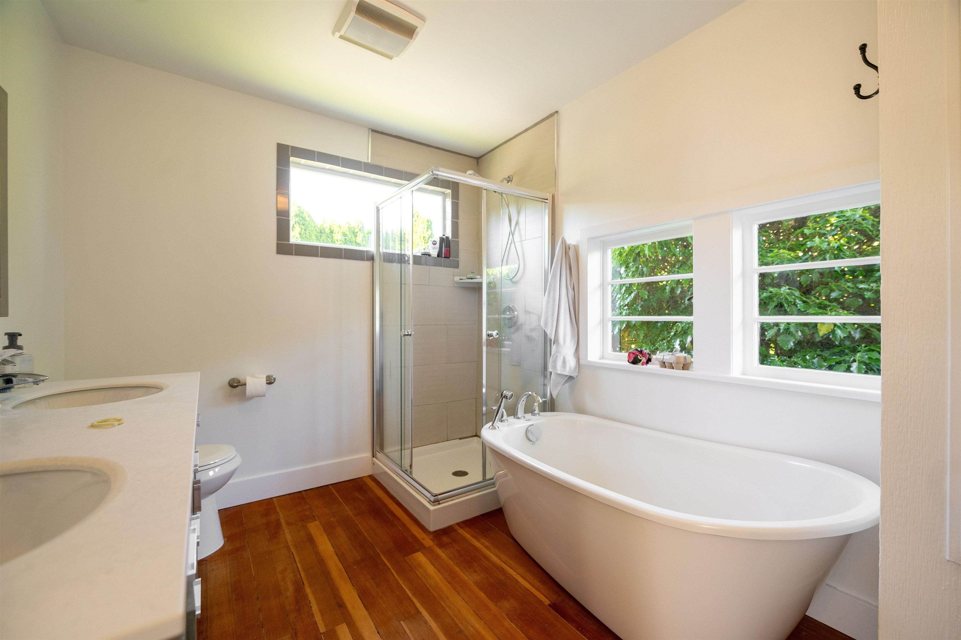 Listing image of 823 CALVERHALL STREET
