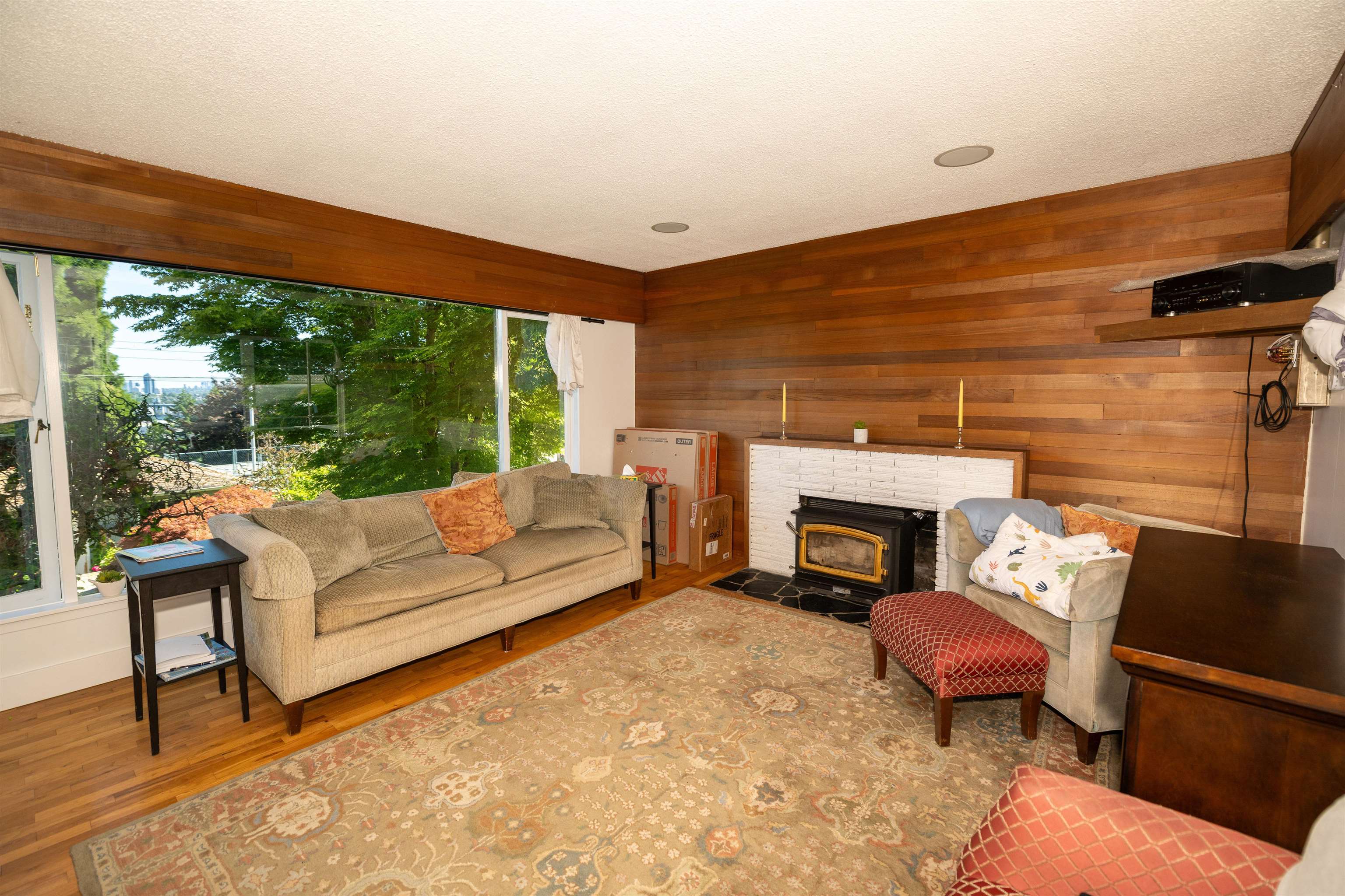 Listing image of 823 CALVERHALL STREET