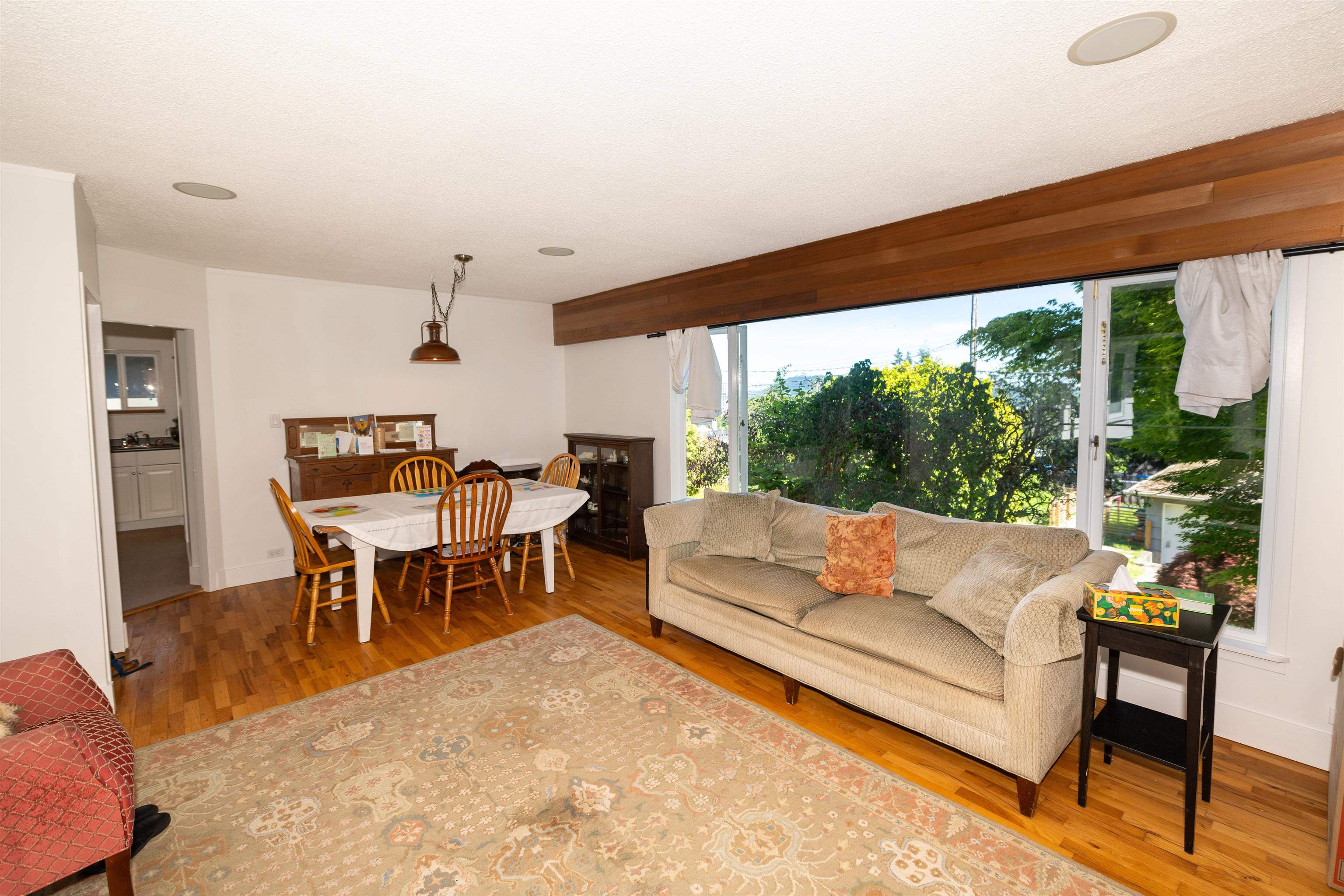 Listing image of 823 CALVERHALL STREET