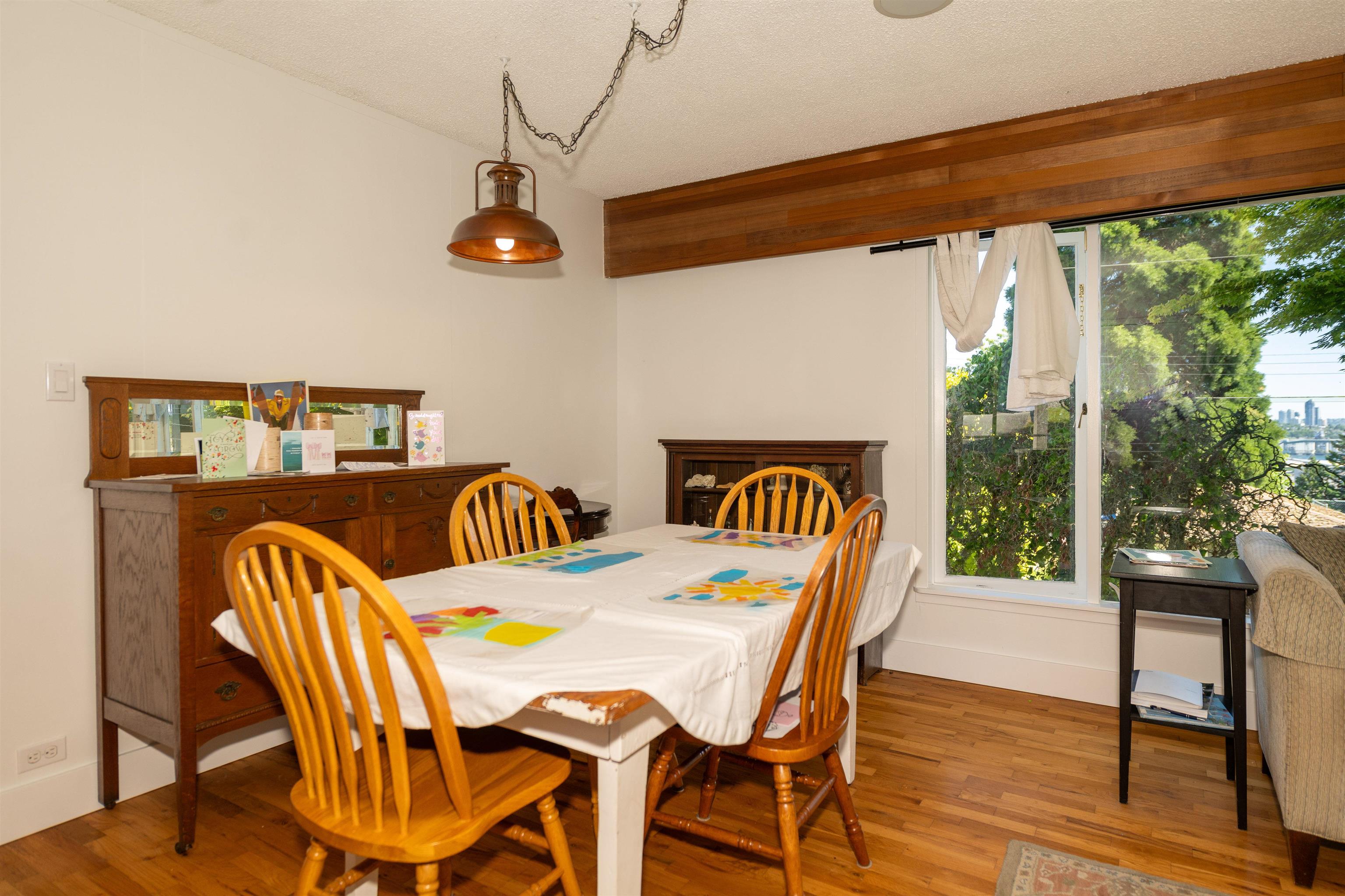 Listing image of 823 CALVERHALL STREET