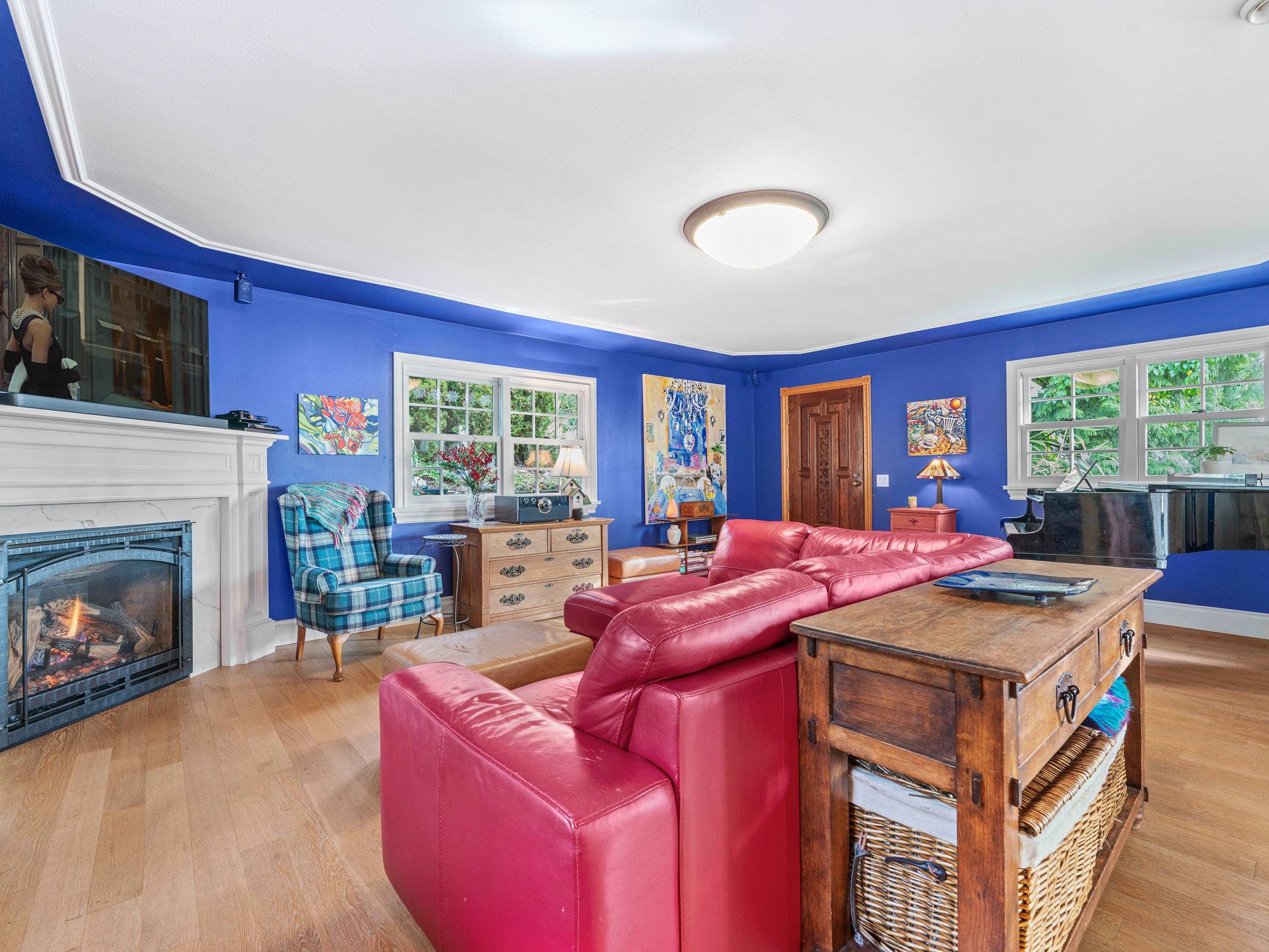 Listing image of 1370 WHITBY ROAD