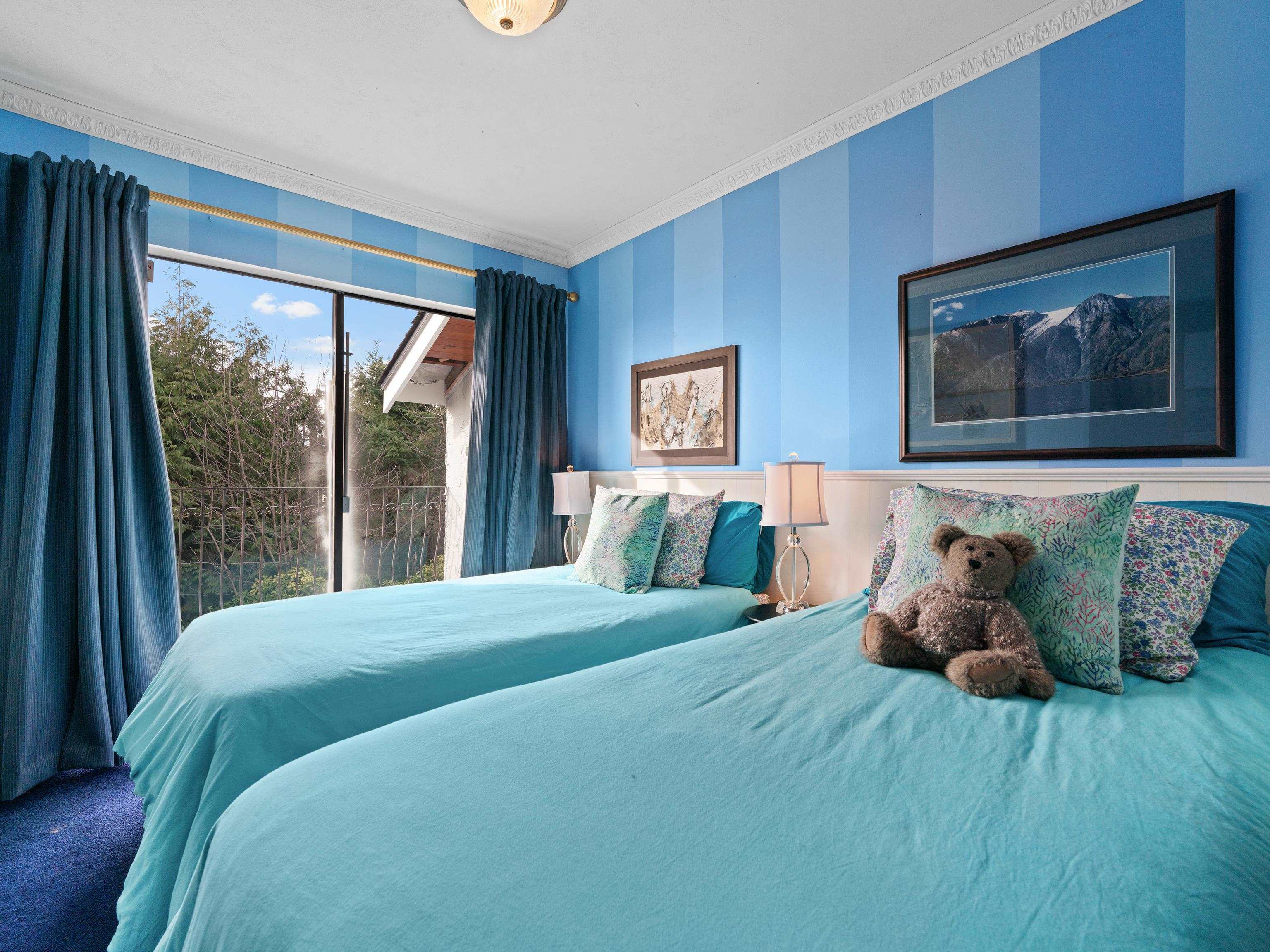 Listing image of 1370 WHITBY ROAD