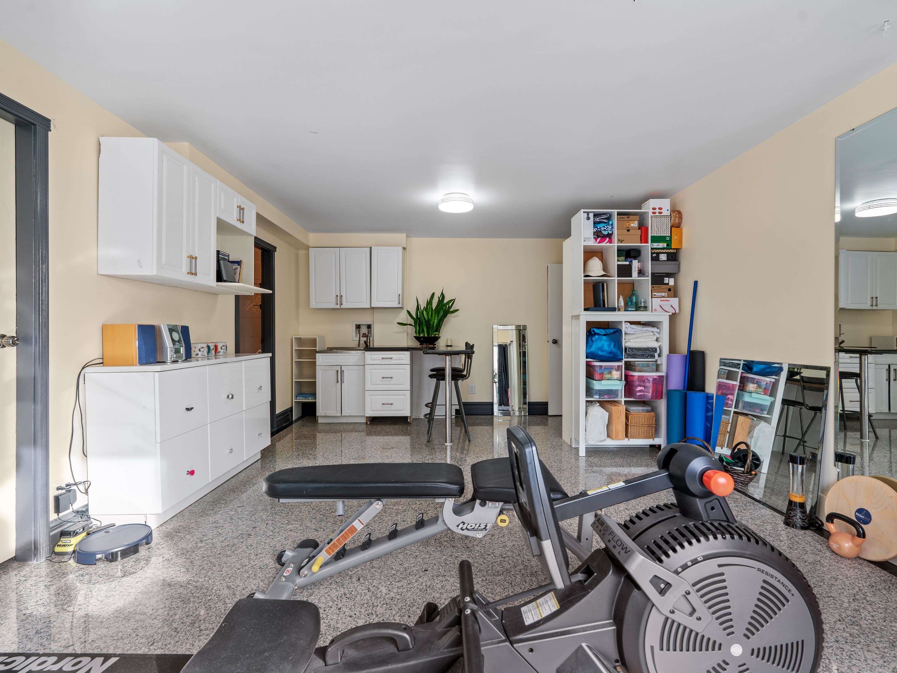 Listing image of 1370 WHITBY ROAD