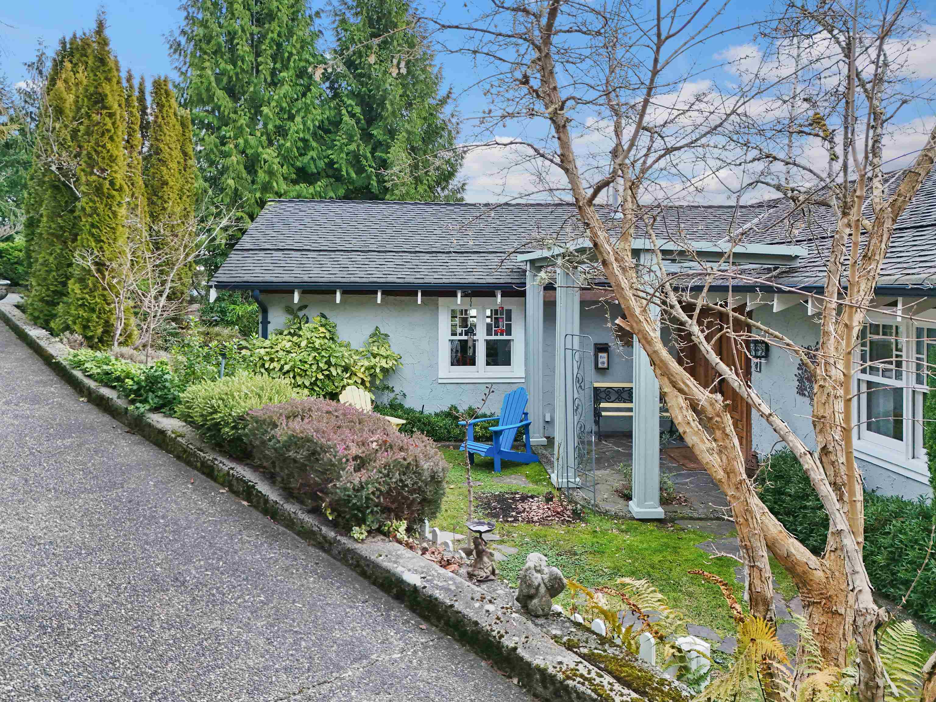 Listing image of 1370 WHITBY ROAD