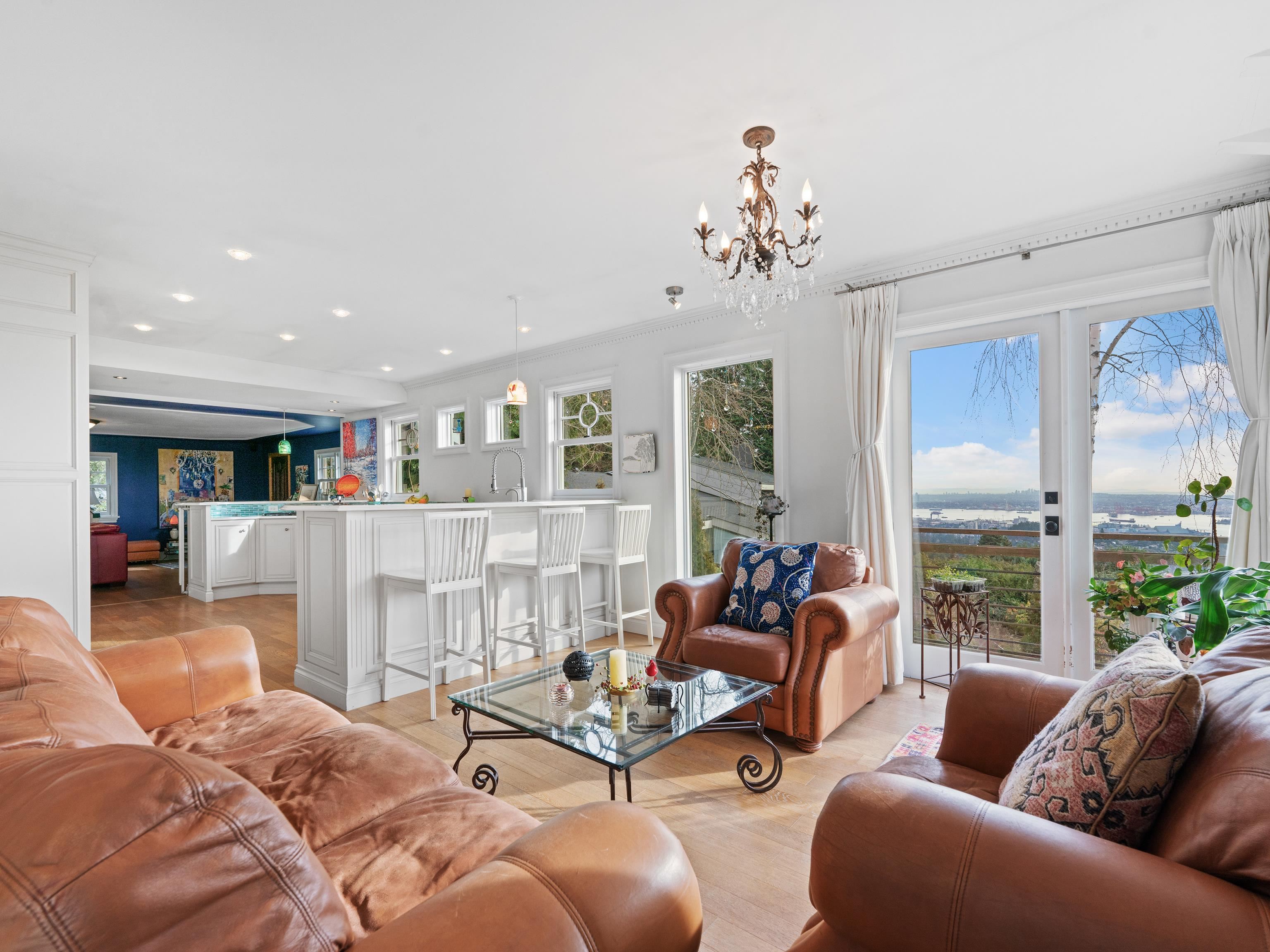 Listing image of 1370 WHITBY ROAD