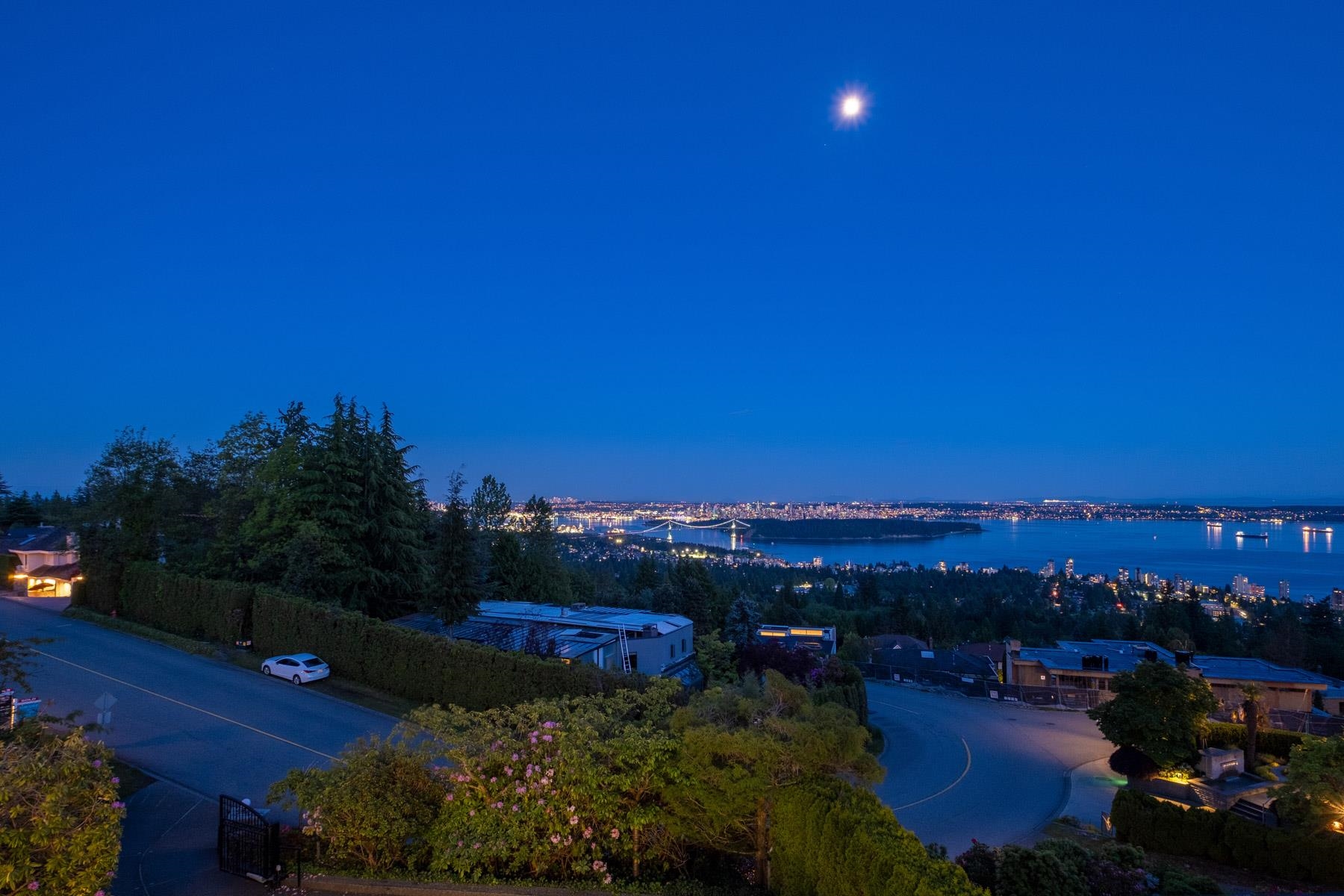 Listing image of 2523 WESTHILL DRIVE