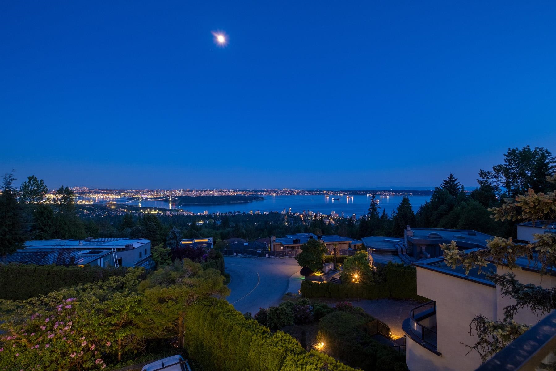 Listing image of 2523 WESTHILL DRIVE