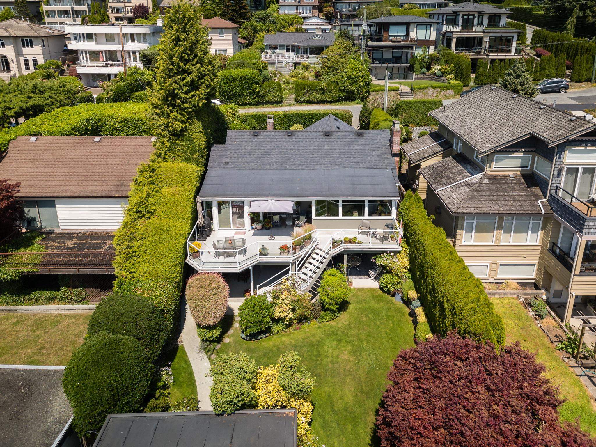 Listing image of 2136 NELSON AVENUE