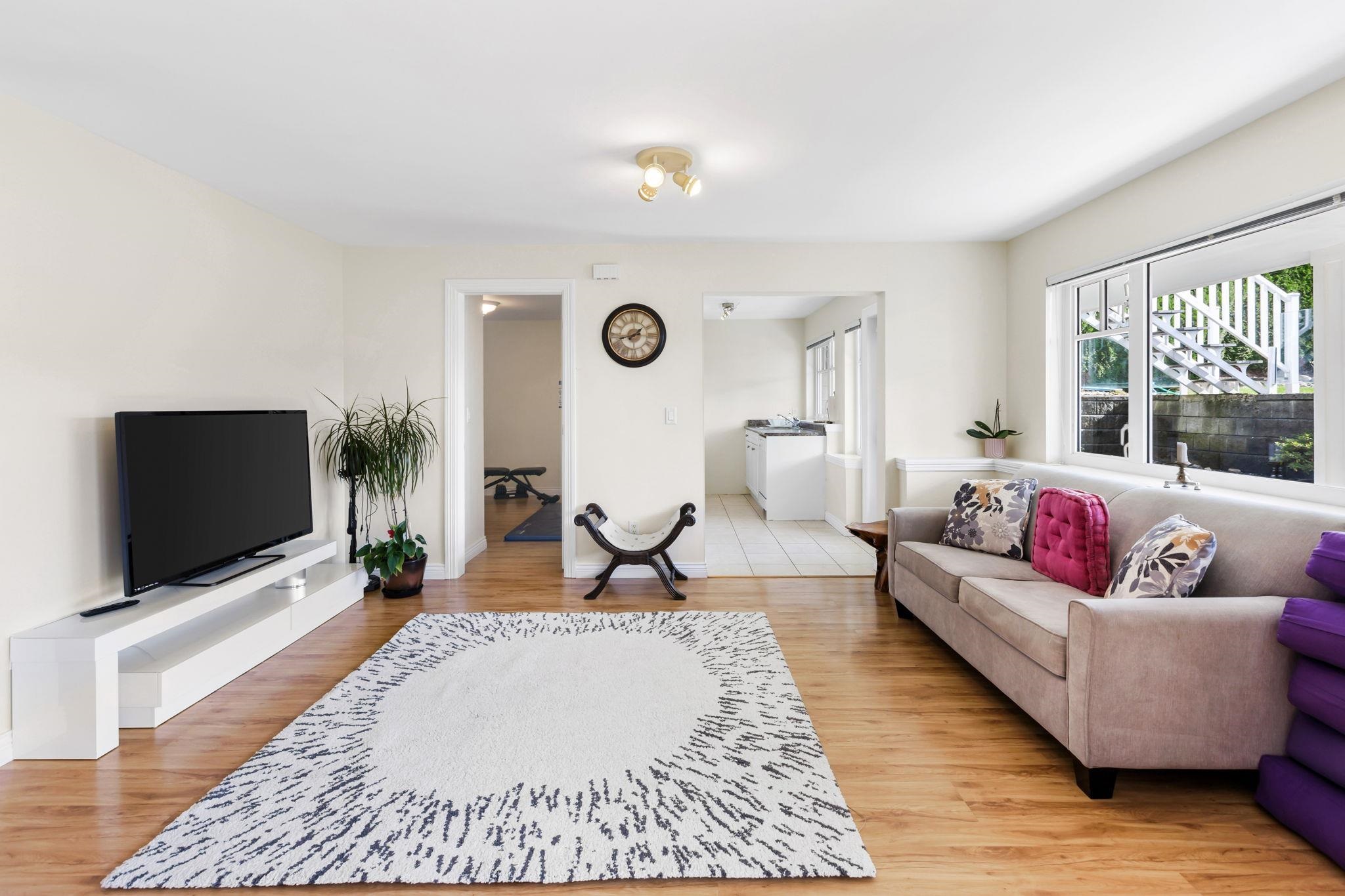 Listing image of 1197 FULTON AVENUE