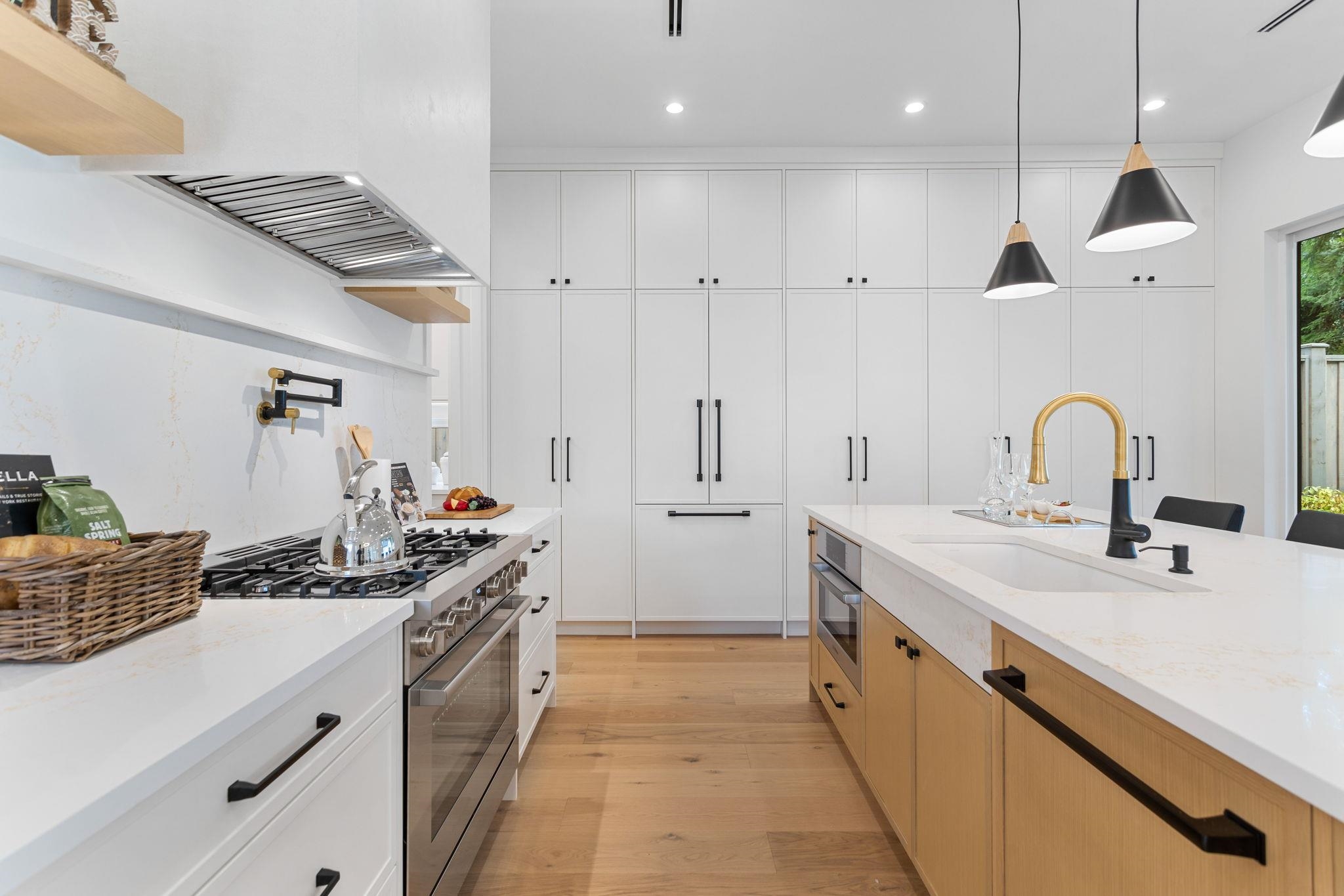 Listing image of 1204 GLADSTONE AVENUE