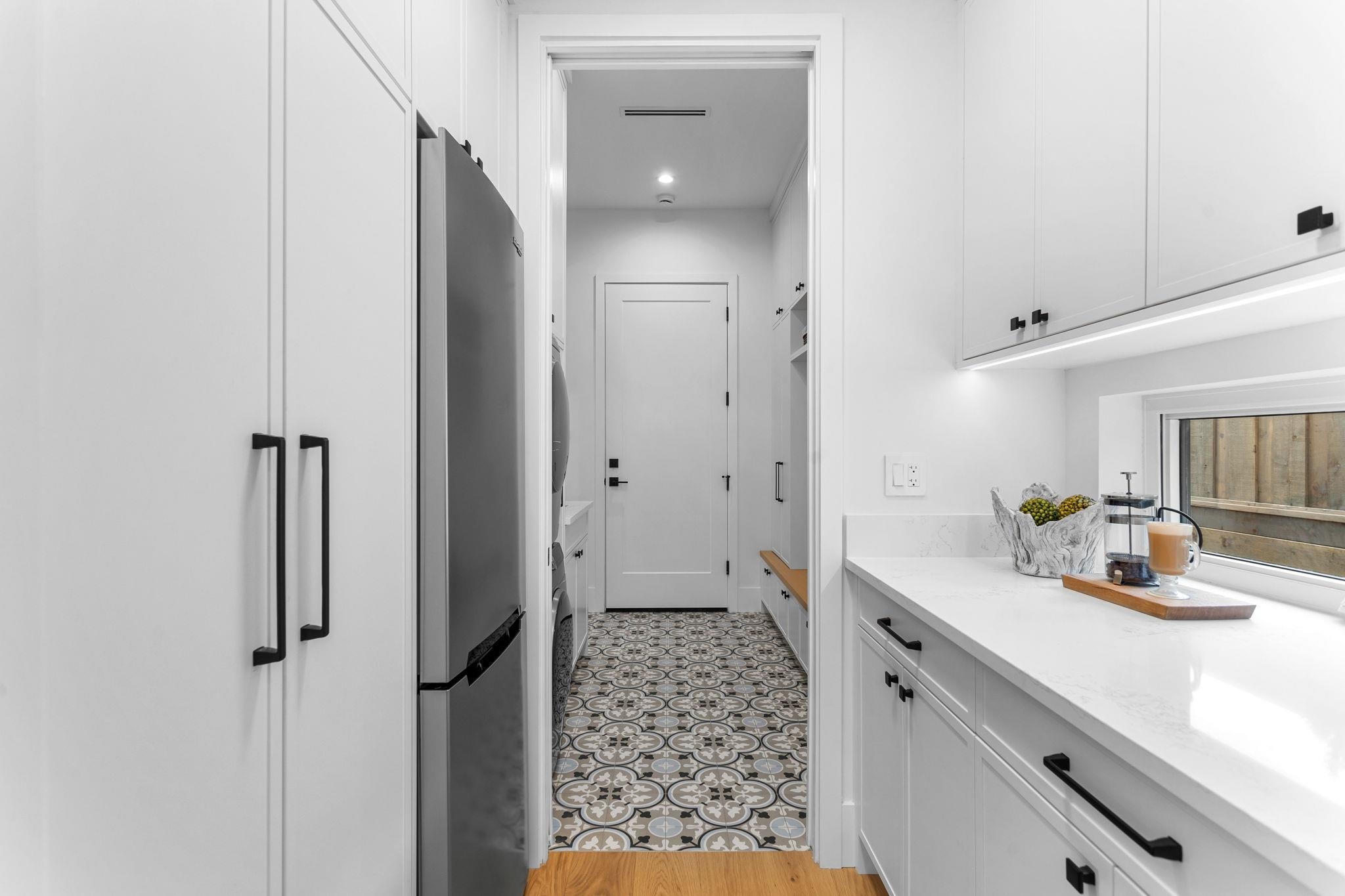 Listing image of 1204 GLADSTONE AVENUE