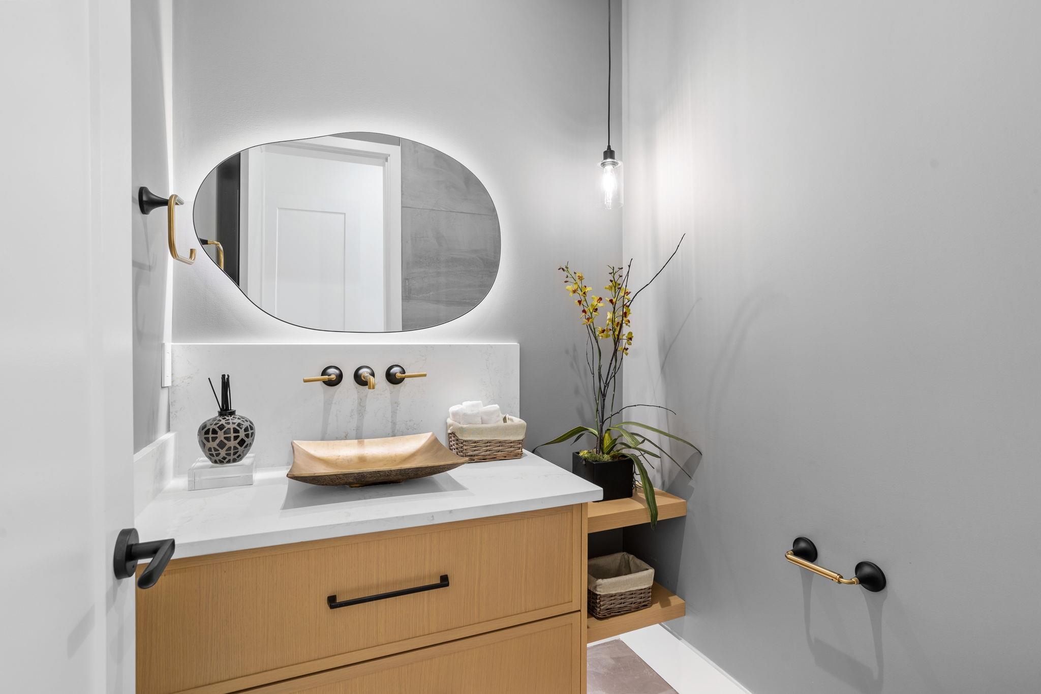 Listing image of 1204 GLADSTONE AVENUE