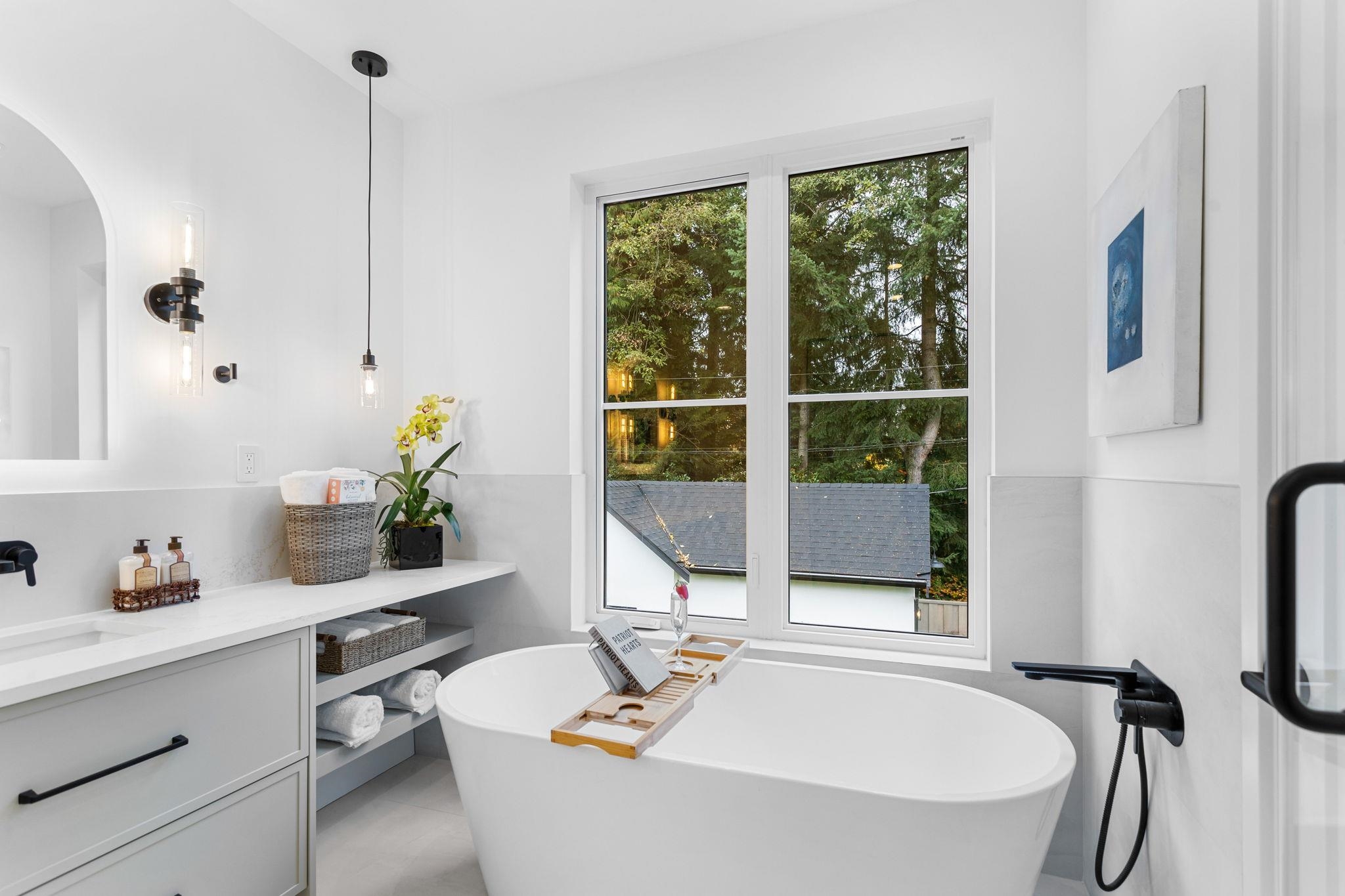 Listing image of 1204 GLADSTONE AVENUE