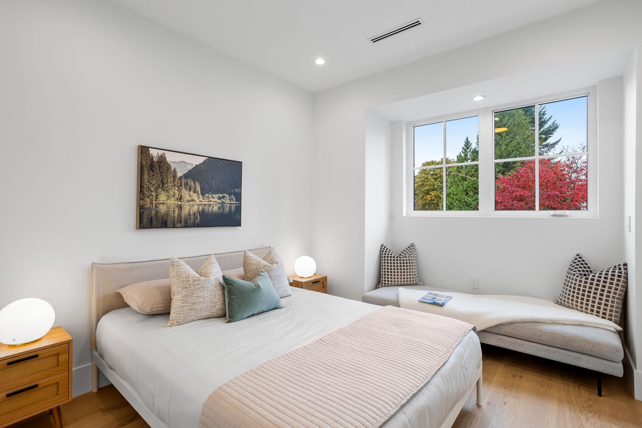 Listing image of 1204 GLADSTONE AVENUE