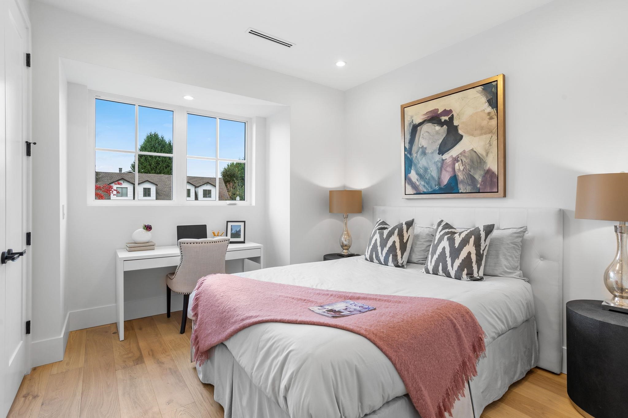 Listing image of 1204 GLADSTONE AVENUE