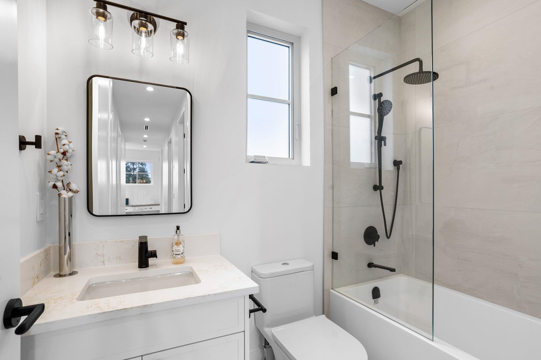 Listing image of 1204 GLADSTONE AVENUE