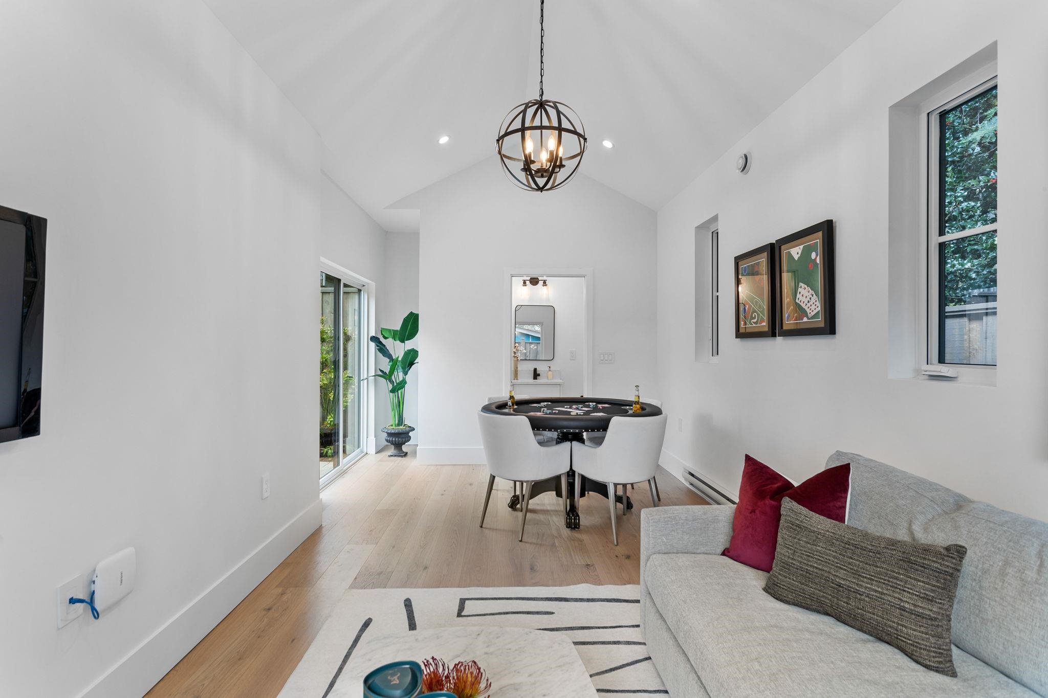 Listing image of 1204 GLADSTONE AVENUE