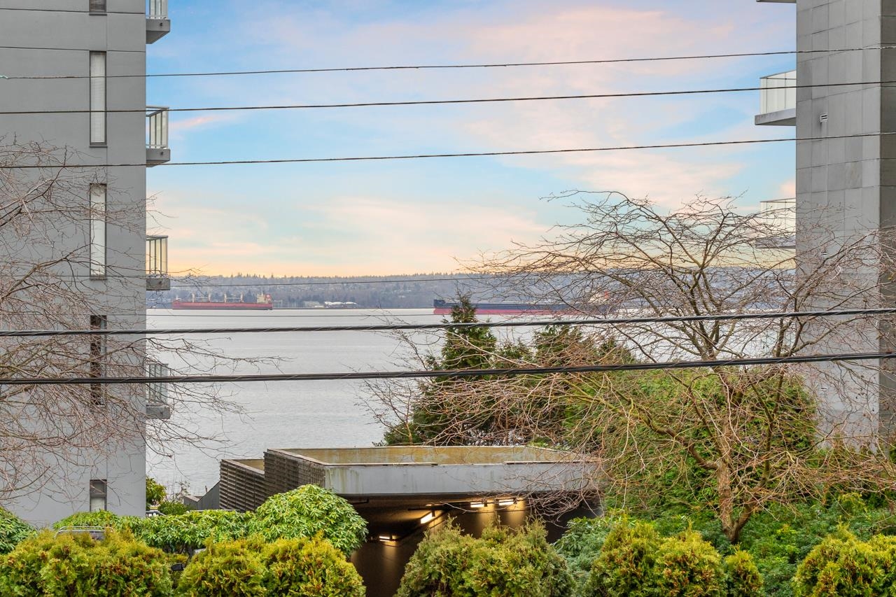 Listing image of 101 2135 ARGYLE AVENUE