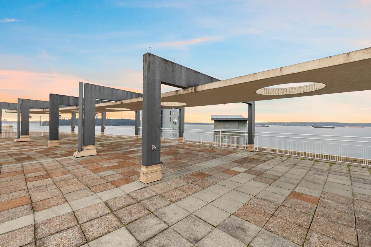 Listing image of 101 2135 ARGYLE AVENUE