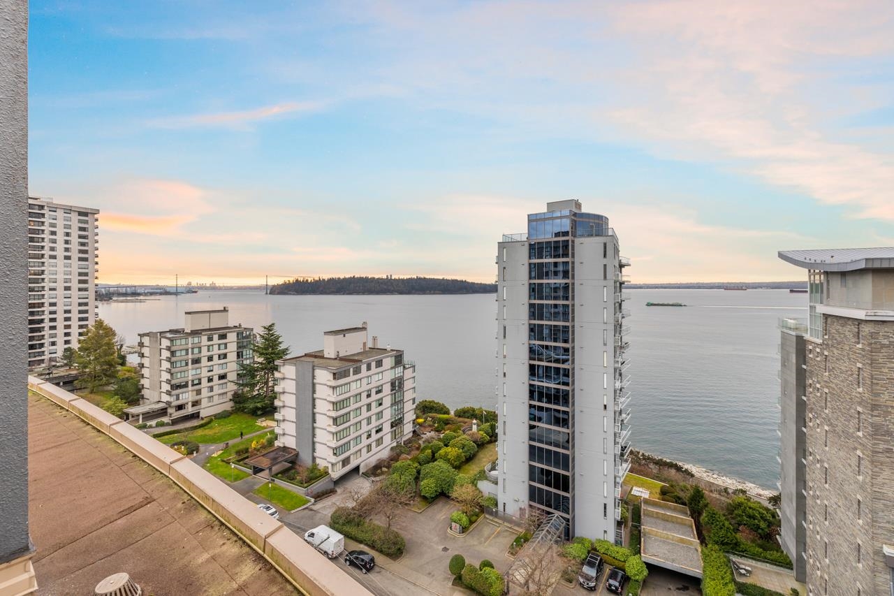 Listing image of 101 2135 ARGYLE AVENUE