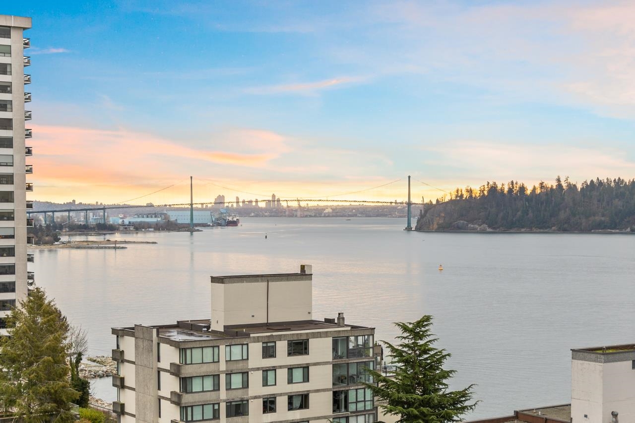 Listing image of 101 2135 ARGYLE AVENUE