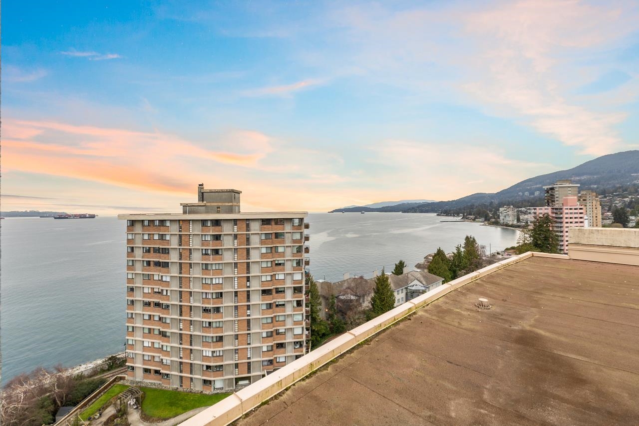 Listing image of 101 2135 ARGYLE AVENUE