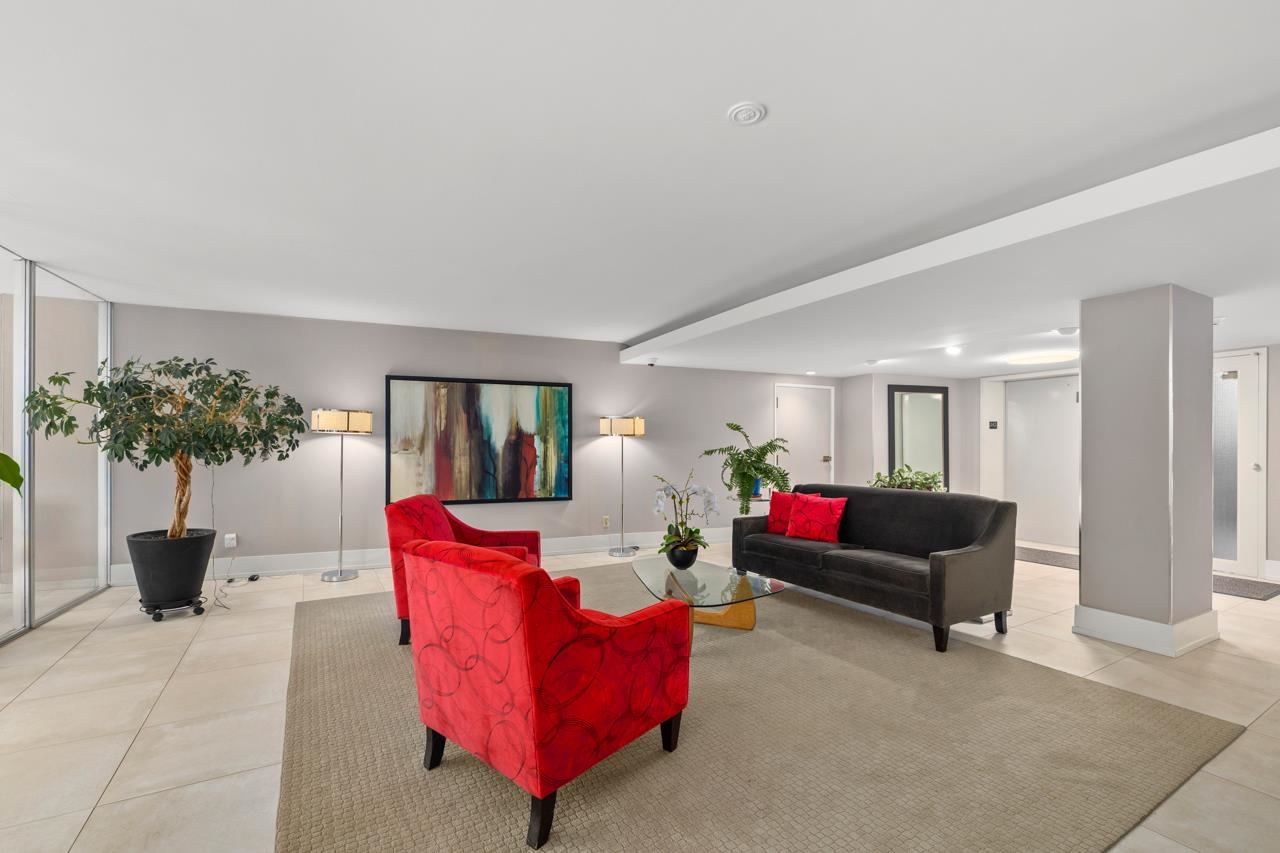 Listing image of 101 2135 ARGYLE AVENUE
